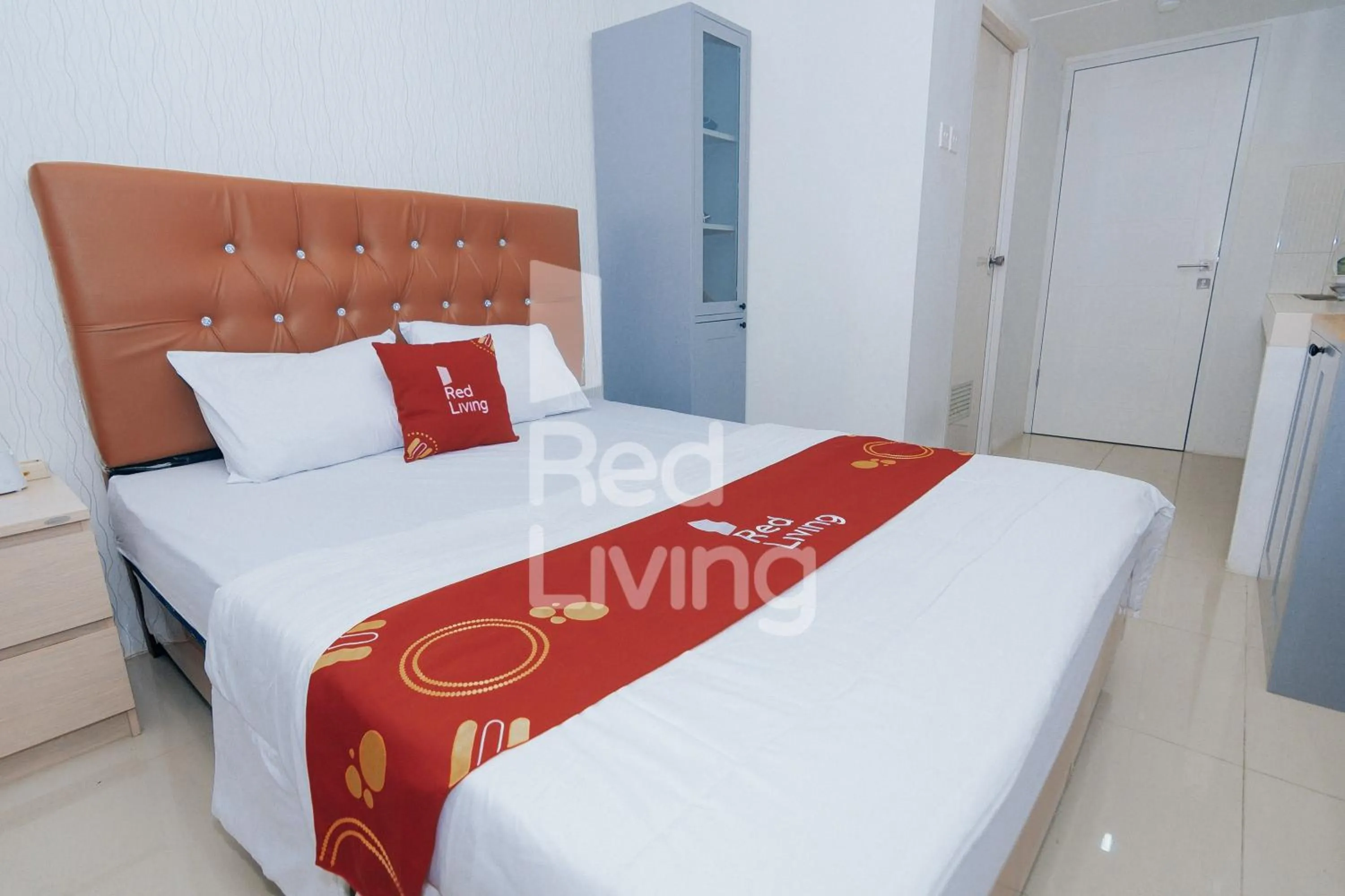 Bed in Redliving Apartemen Grand Sentraland - AT Properti Tower Pink