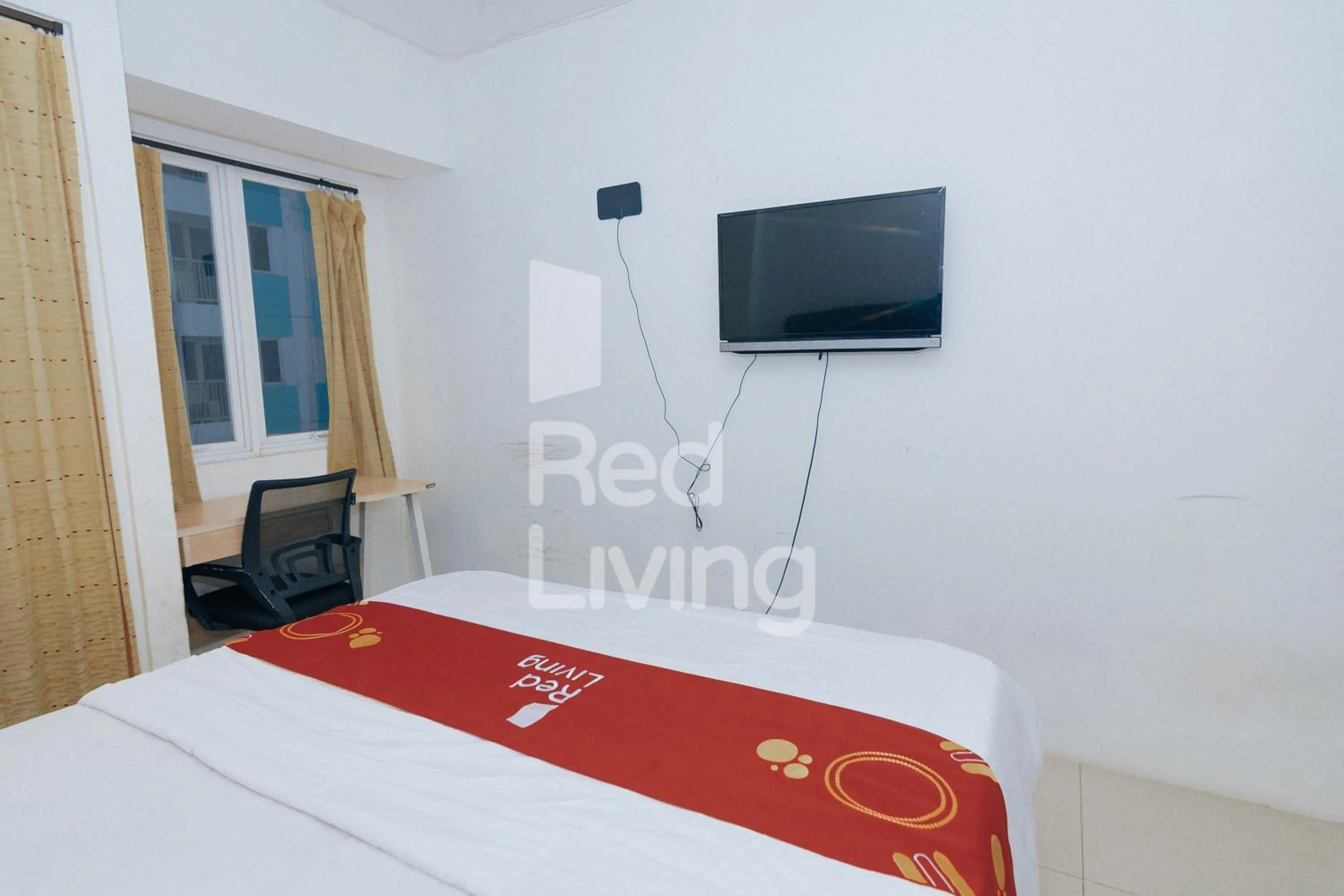 Bed in Redliving Apartemen Grand Sentraland - AT Properti Tower Pink