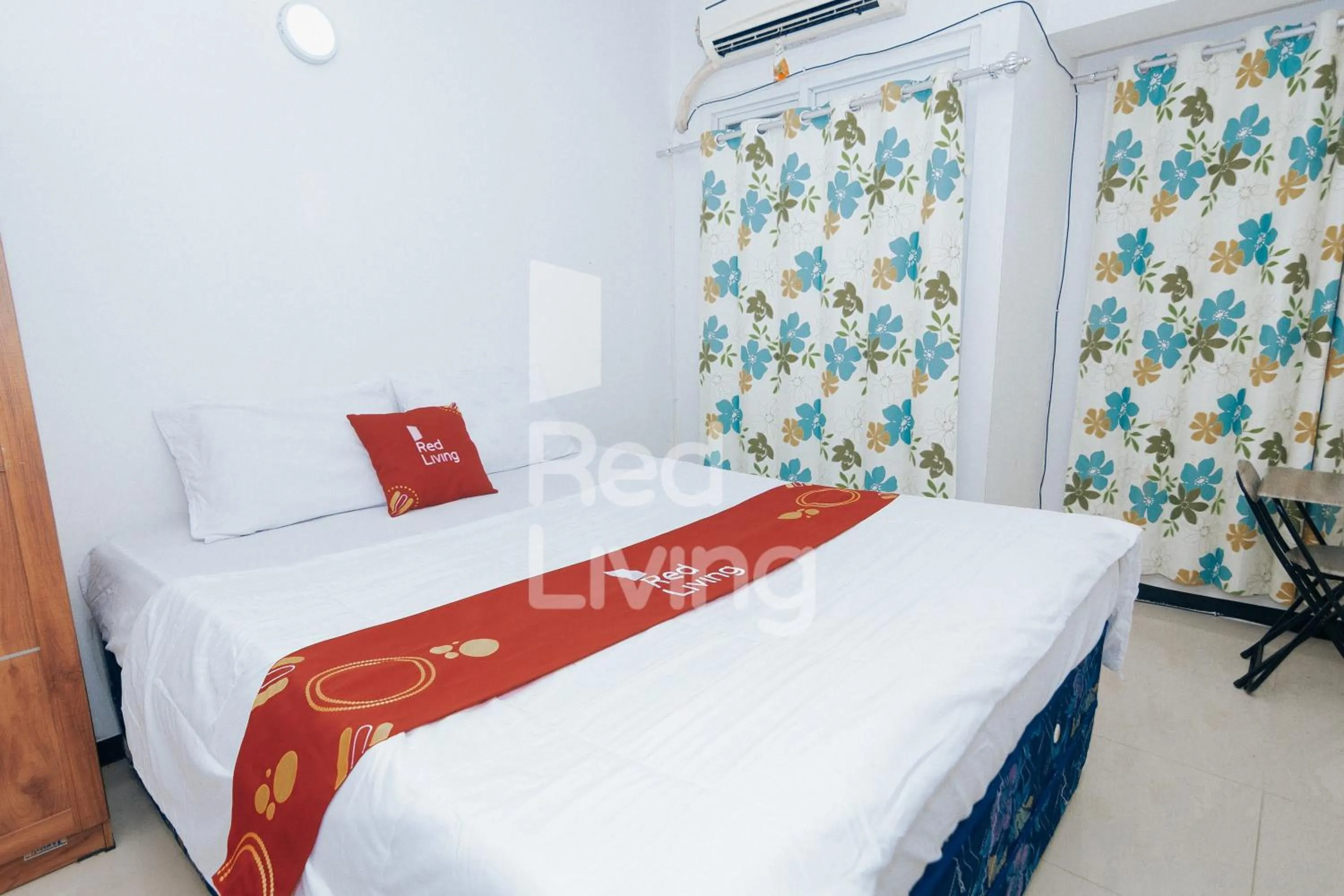 Bed in Redliving Apartemen Grand Sentraland - AT Properti Tower Pink