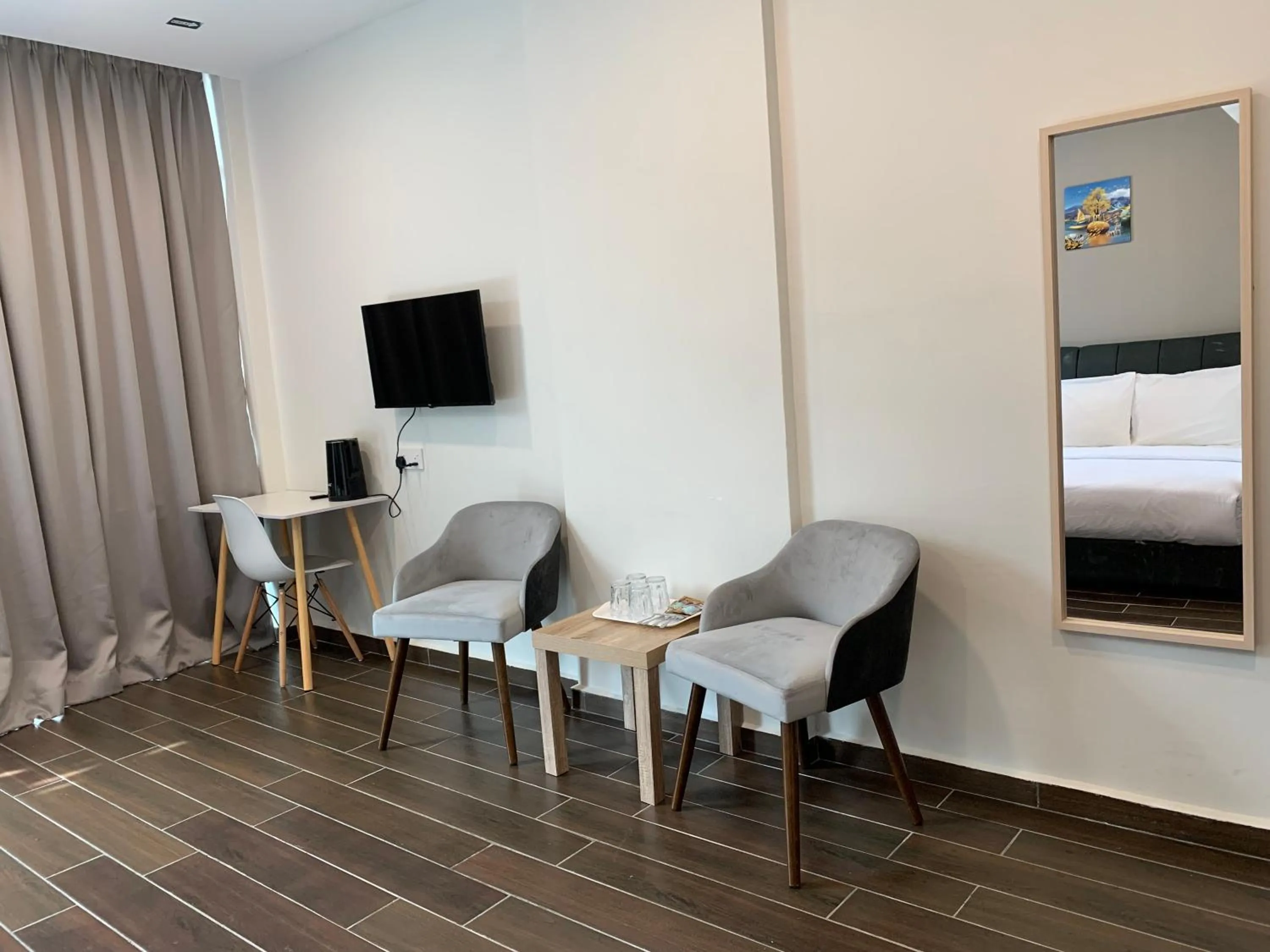 Photo of the whole room, Bed in Hotel Mutiara