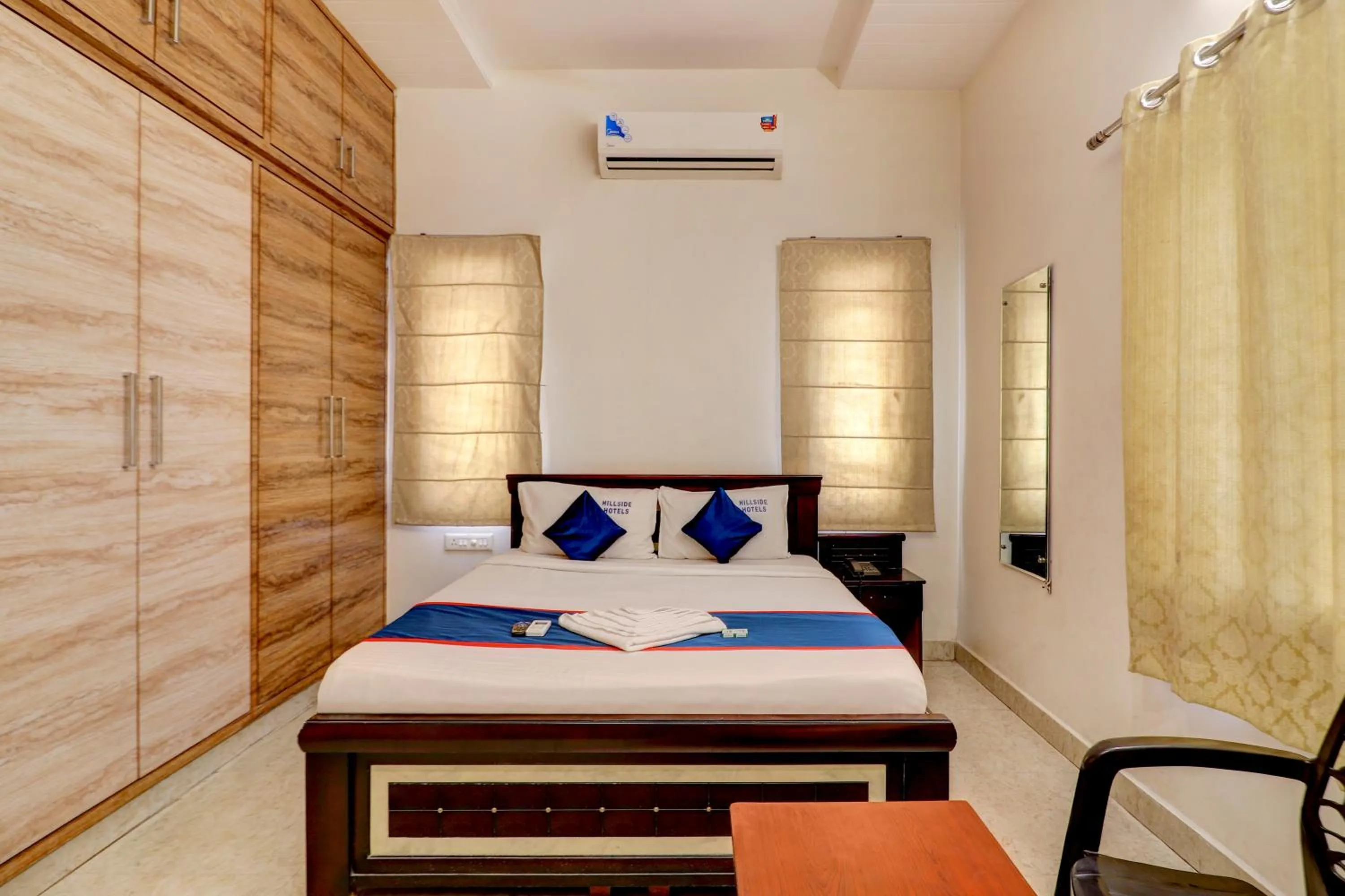 Bedroom in Hotel Atlas Stays Kukatpally Hyderabad