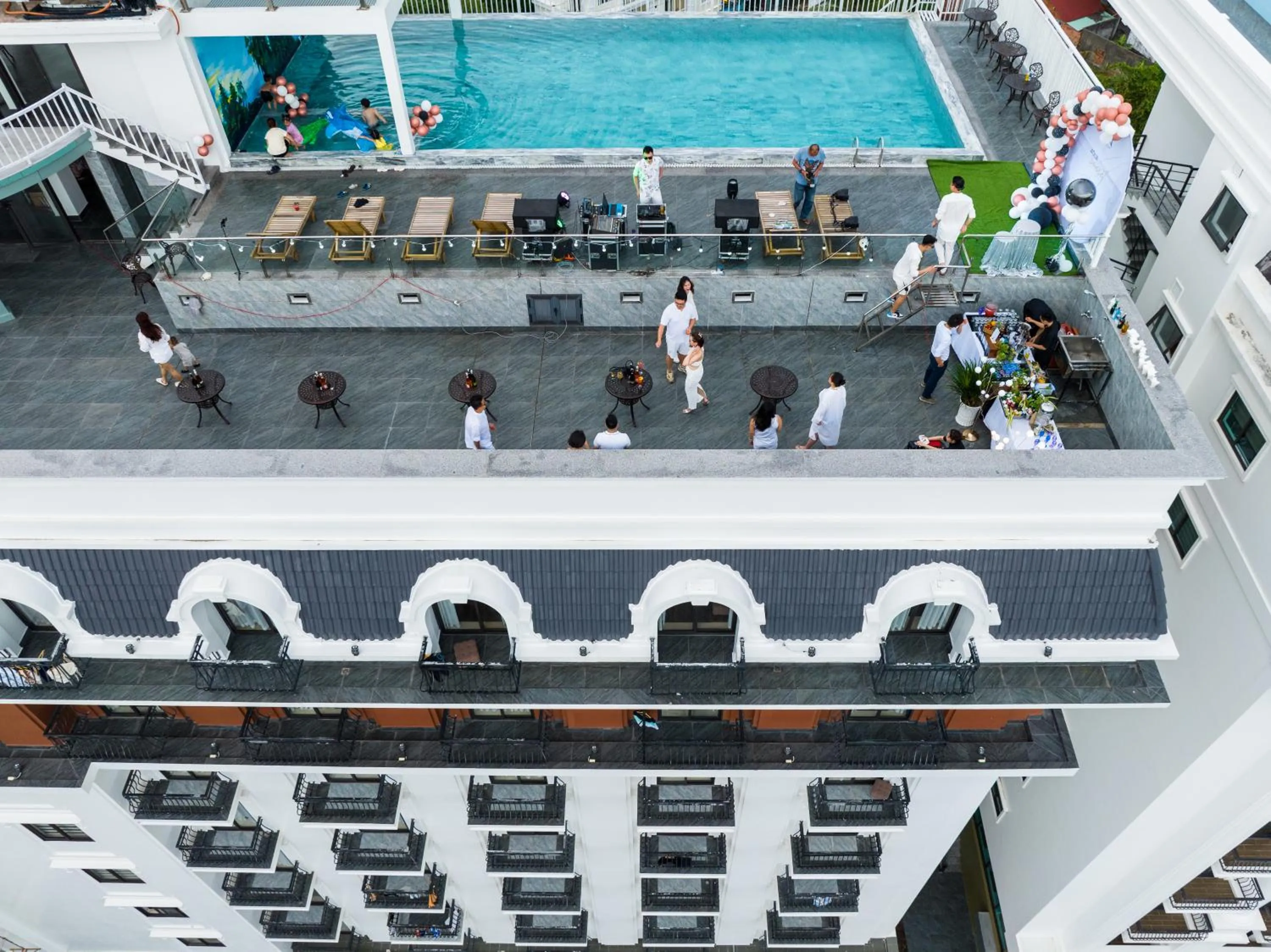 Swimming pool in Aquasun Hotel Phu Quoc