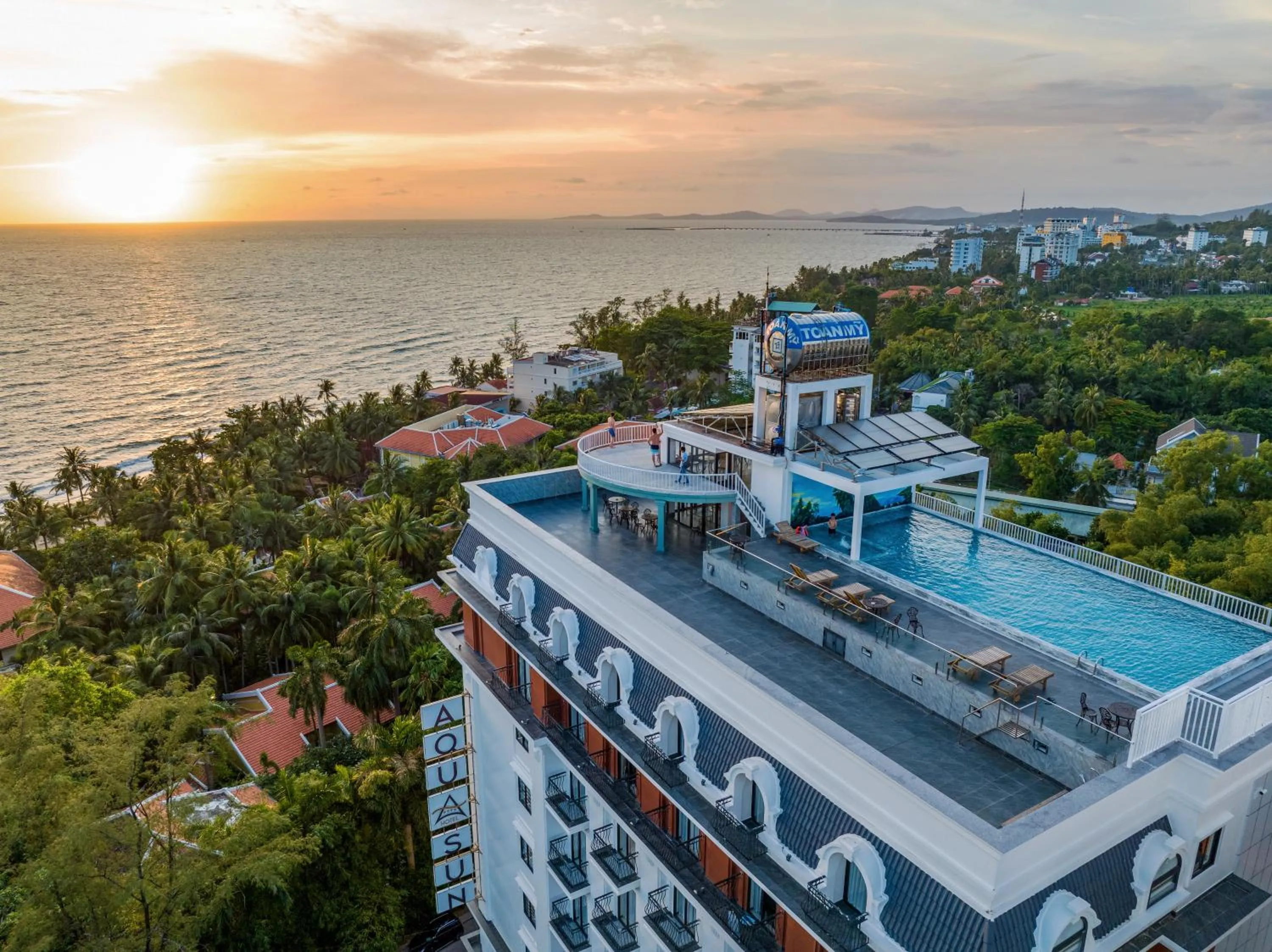 Property building in Aquasun Hotel Phu Quoc
