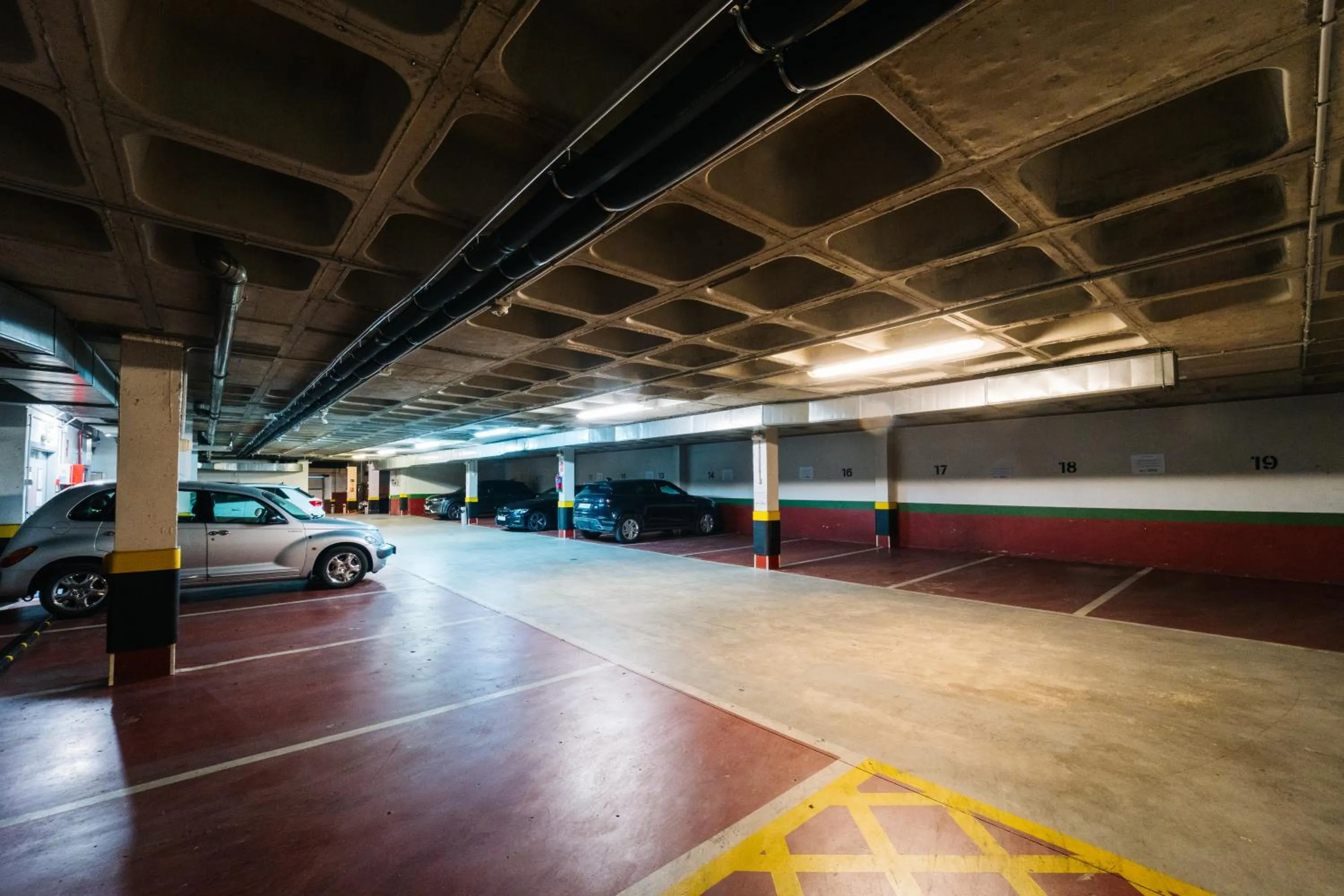 Parking in Abba Fonseca