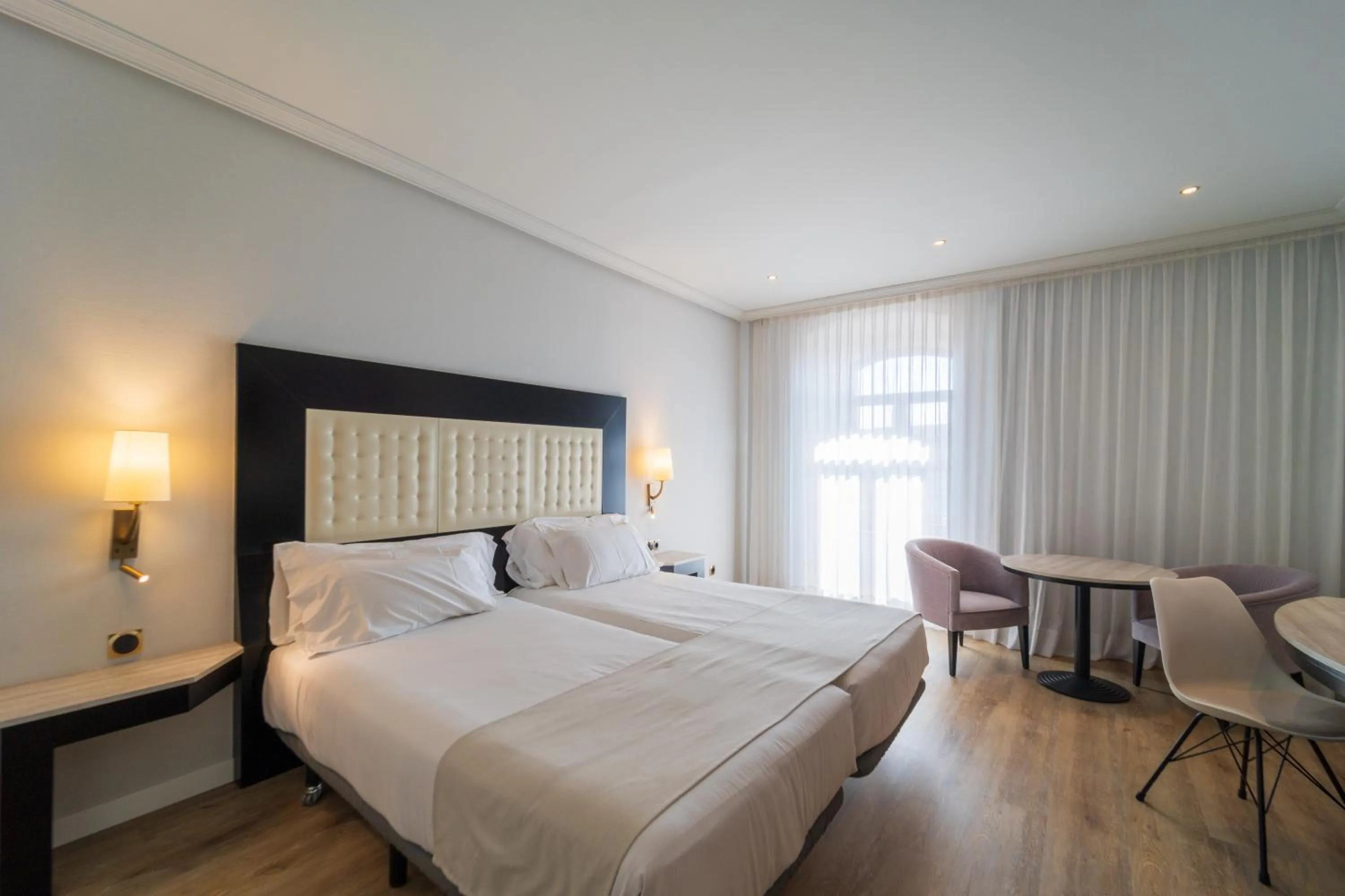 Seating area, Bed in Abba Fonseca