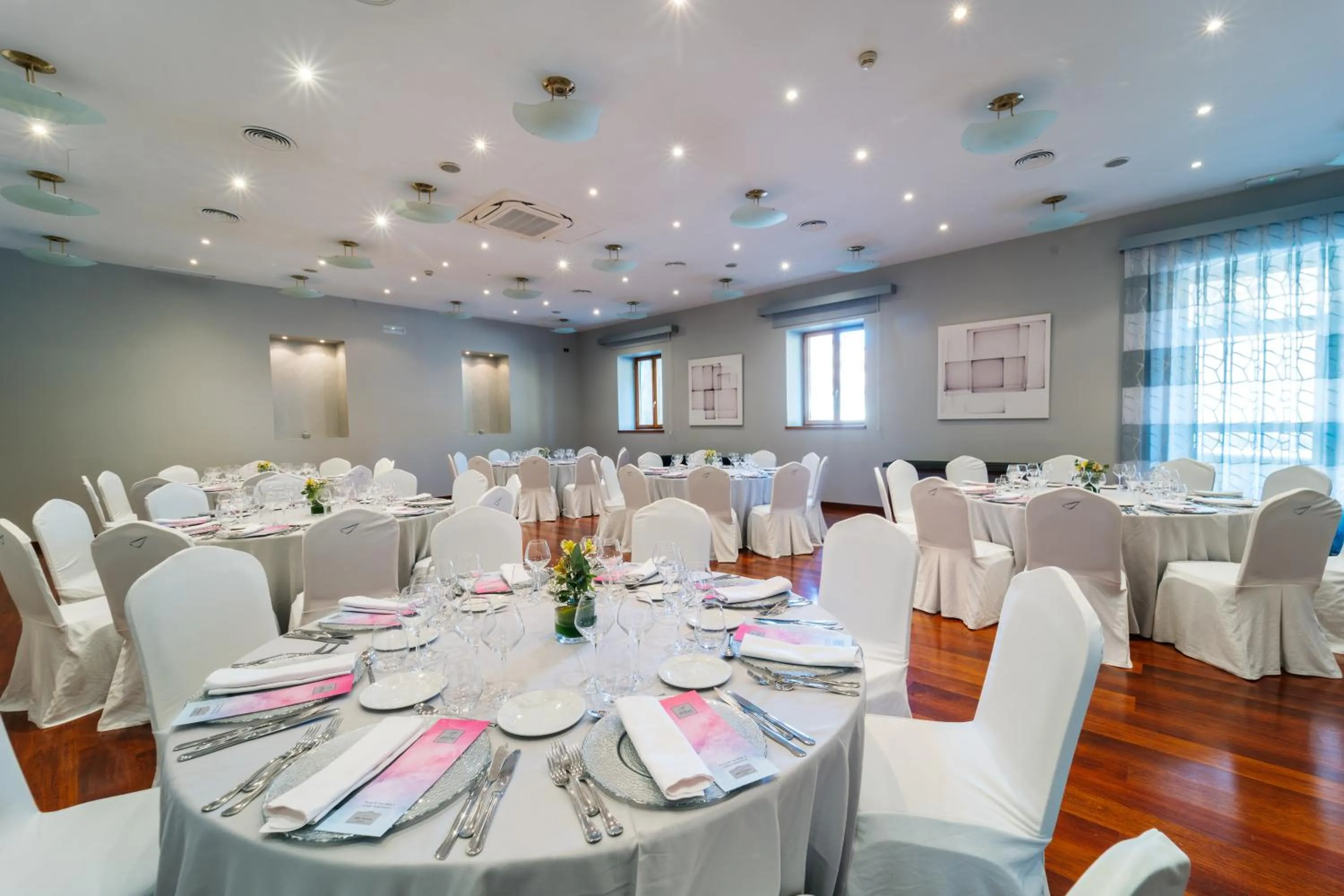 Restaurant/places to eat in Abba Fonseca