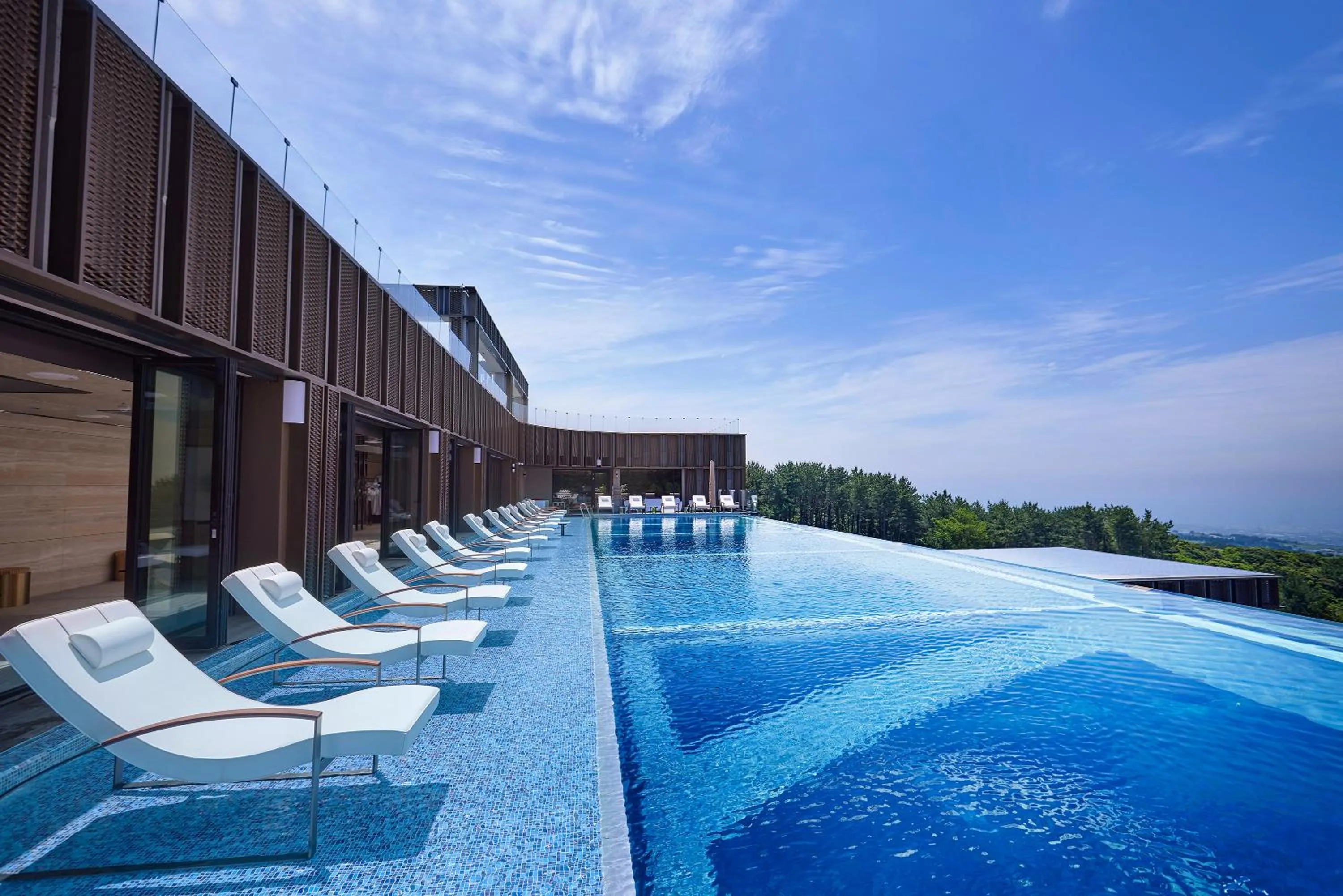 Swimming pool in Amber Pure Hill Hotels & Resorts Jeju
