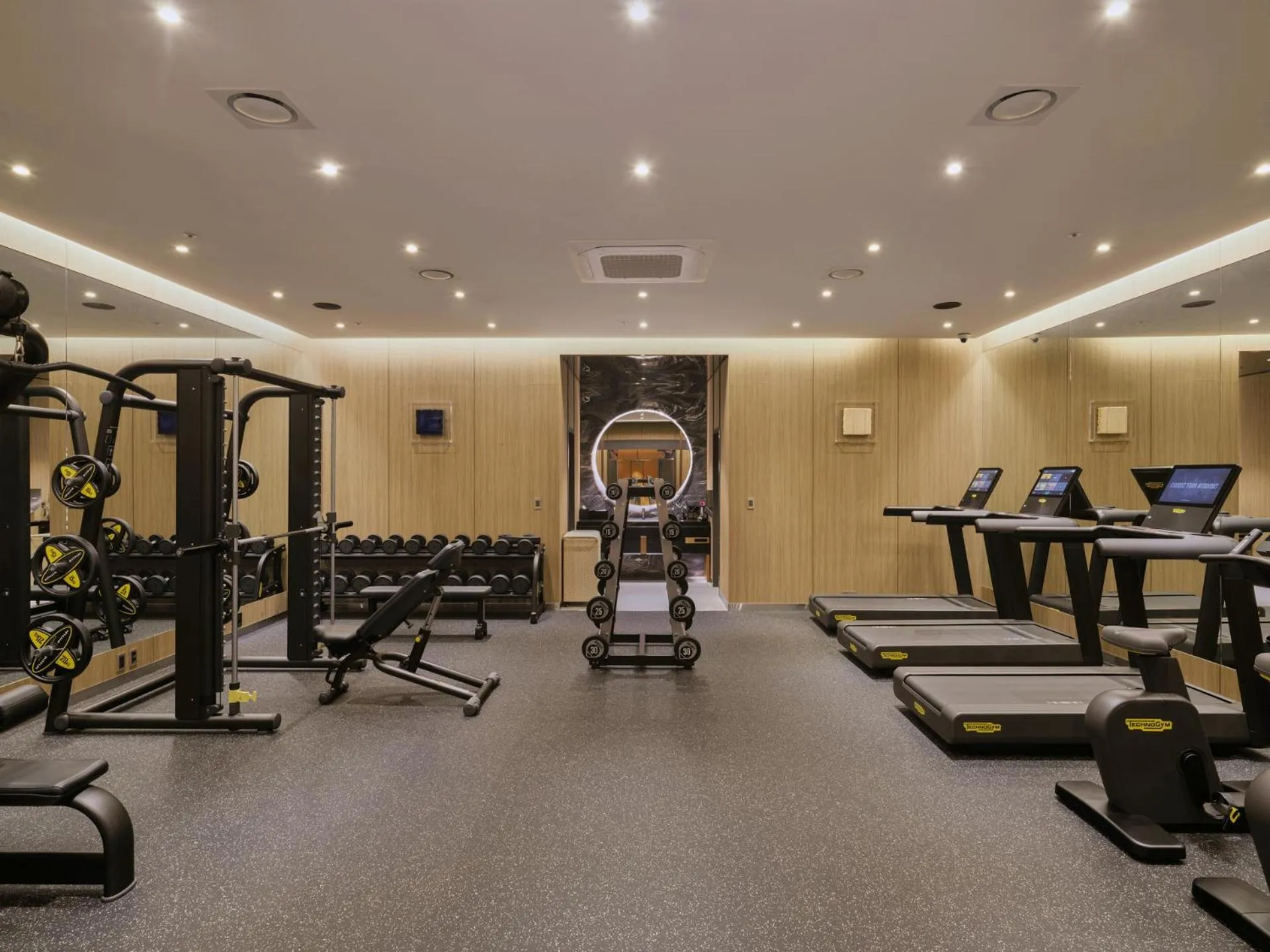 Fitness centre/facilities in Amber Pure Hill Hotels & Resorts Jeju