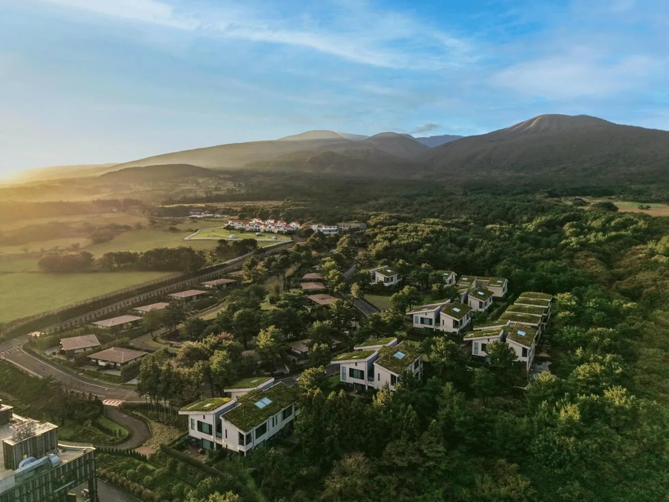 Property building in Amber Pure Hill Hotels & Resorts Jeju