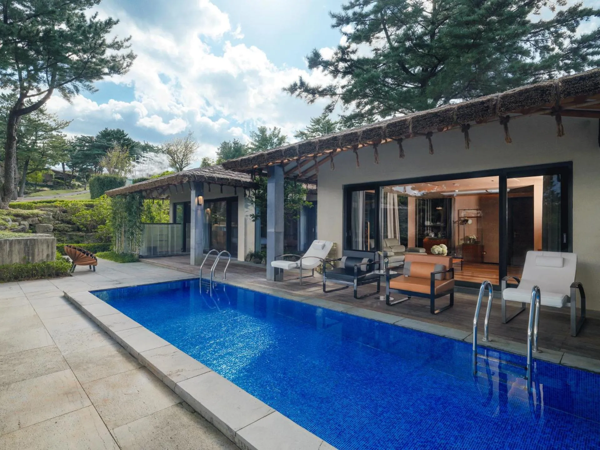 Swimming pool in Amber Pure Hill Hotels & Resorts Jeju