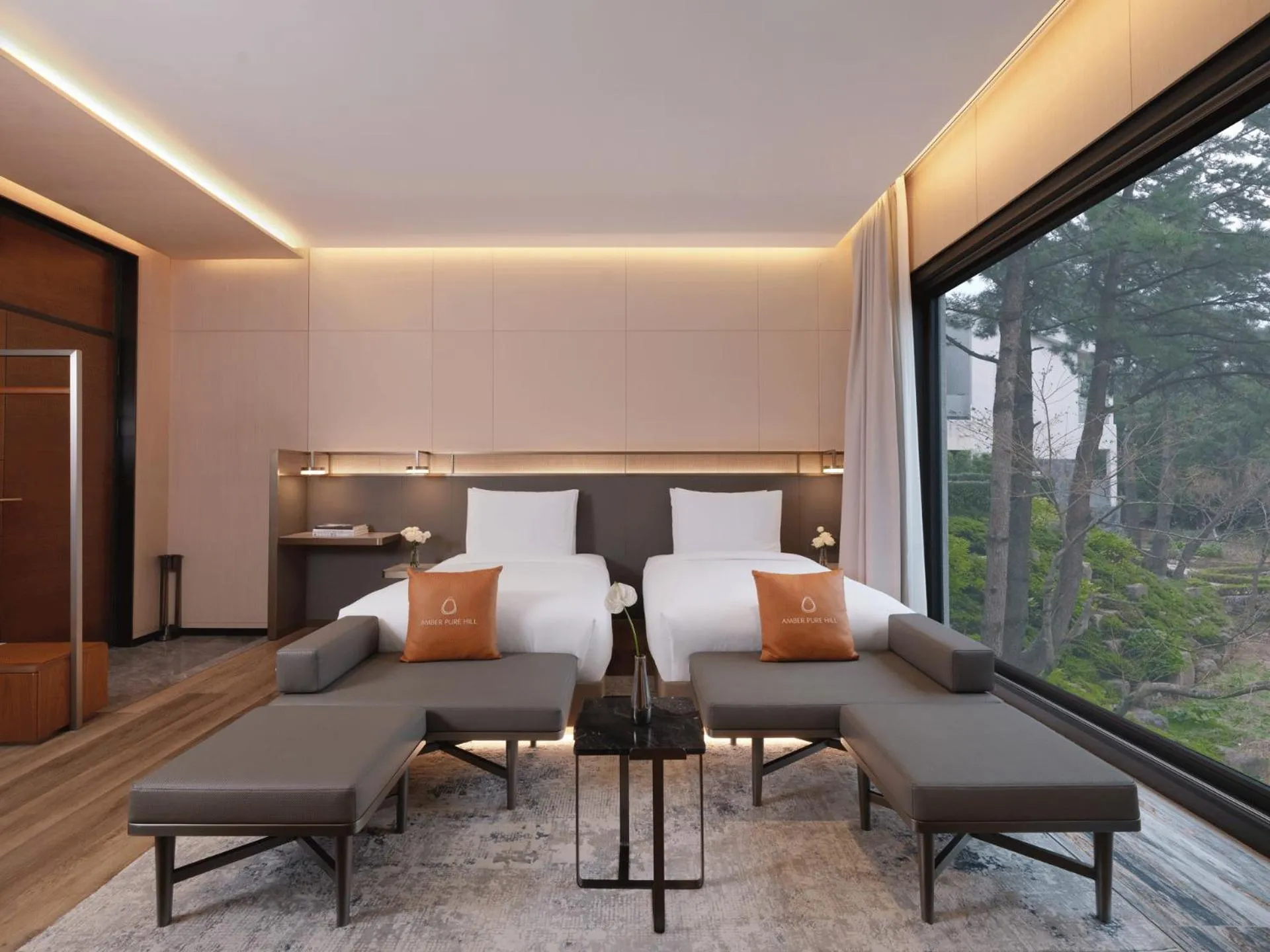 Bed in Amber Pure Hill Hotels & Resorts Jeju