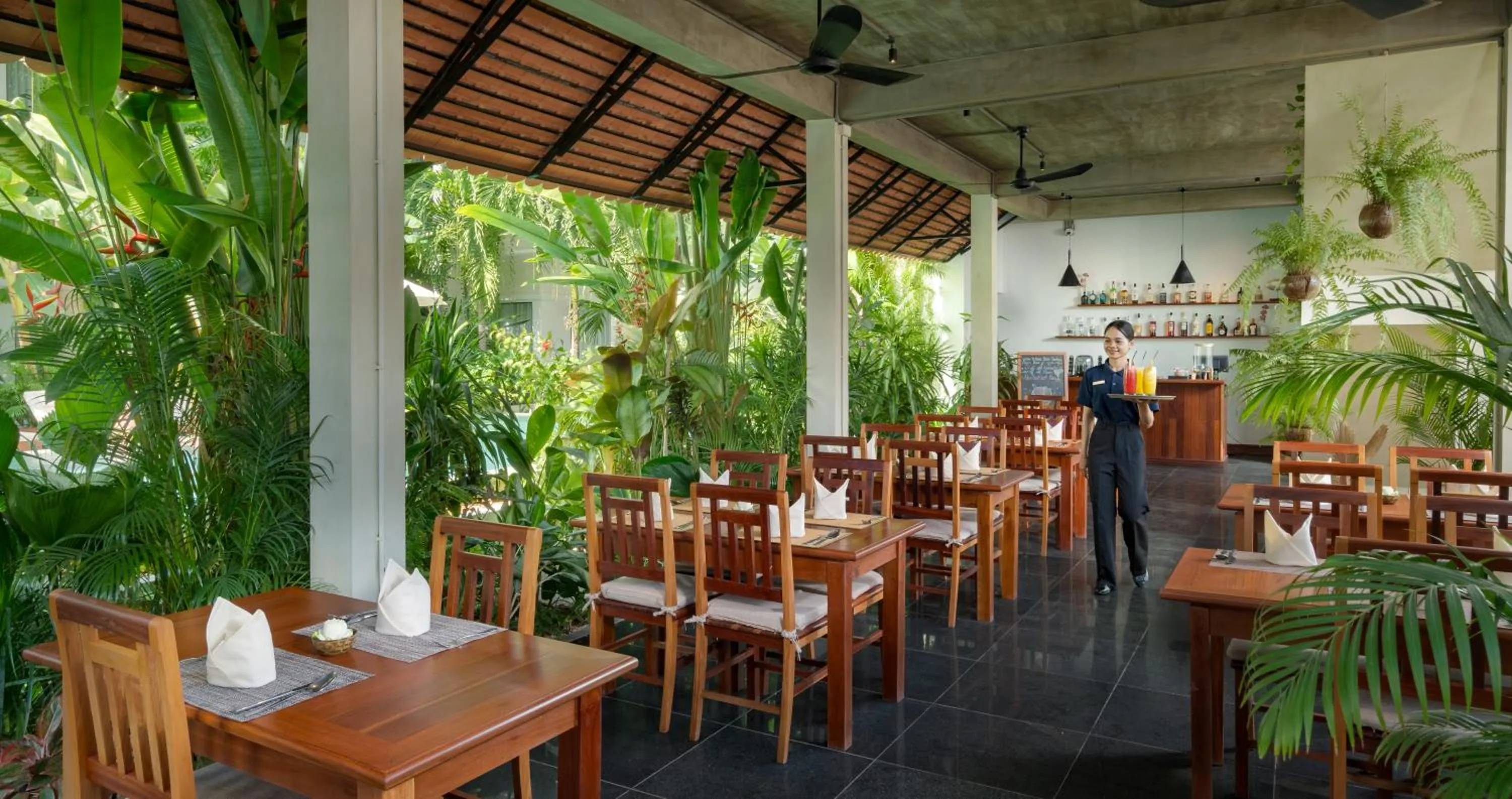Restaurant/places to eat in Khmer House Boutique