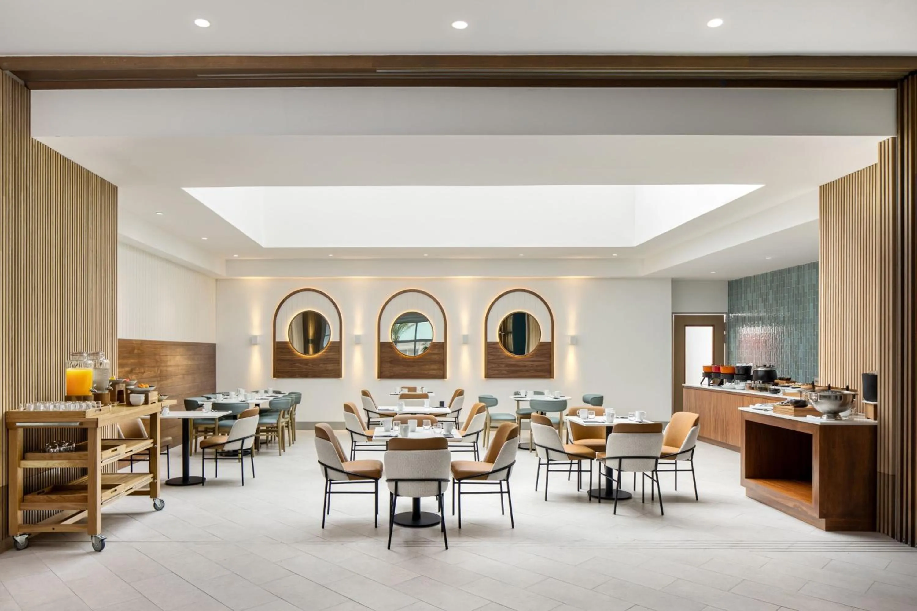 Lounge or bar in Courtyard by Marriott Curacao