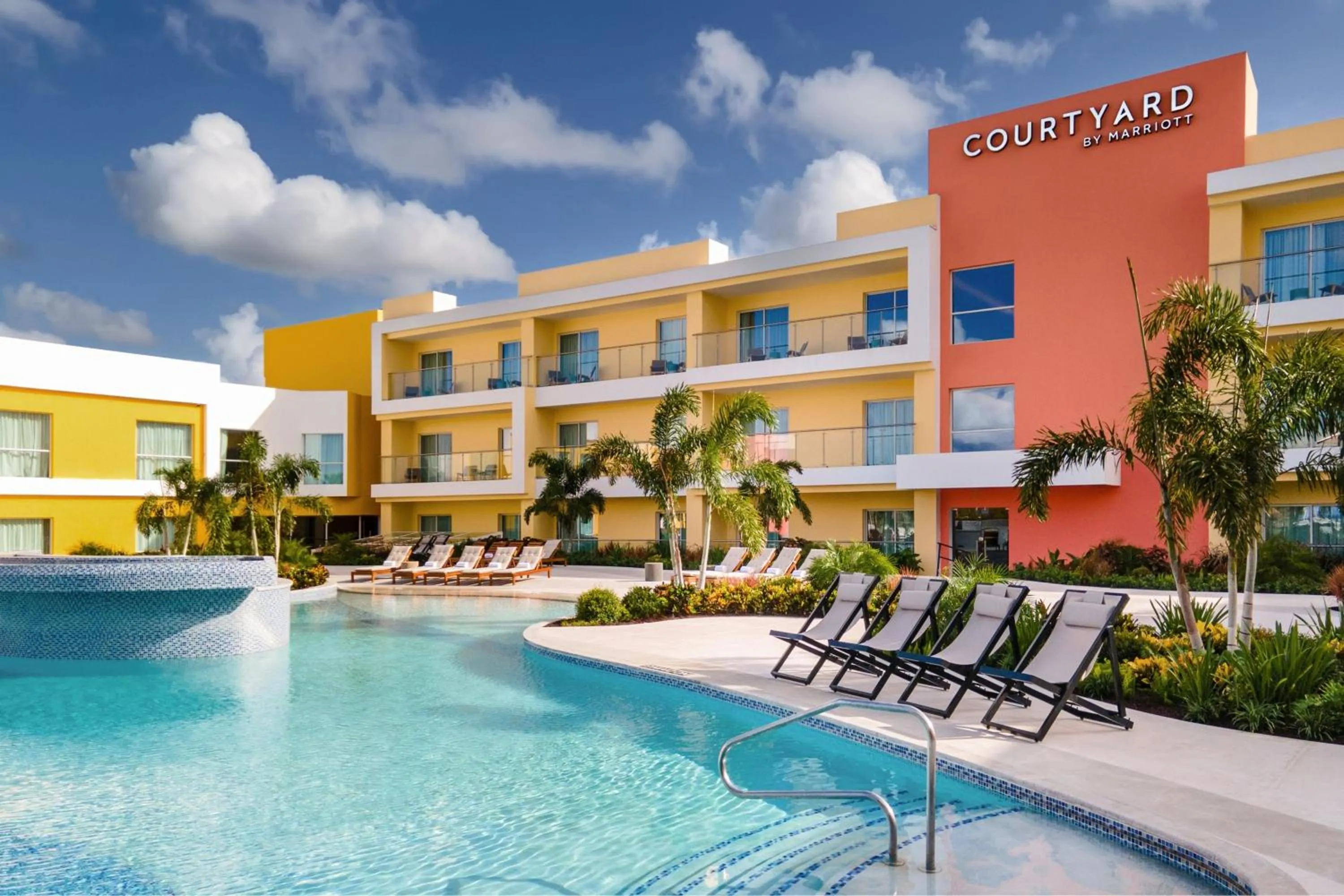 Swimming pool in Courtyard by Marriott Curacao