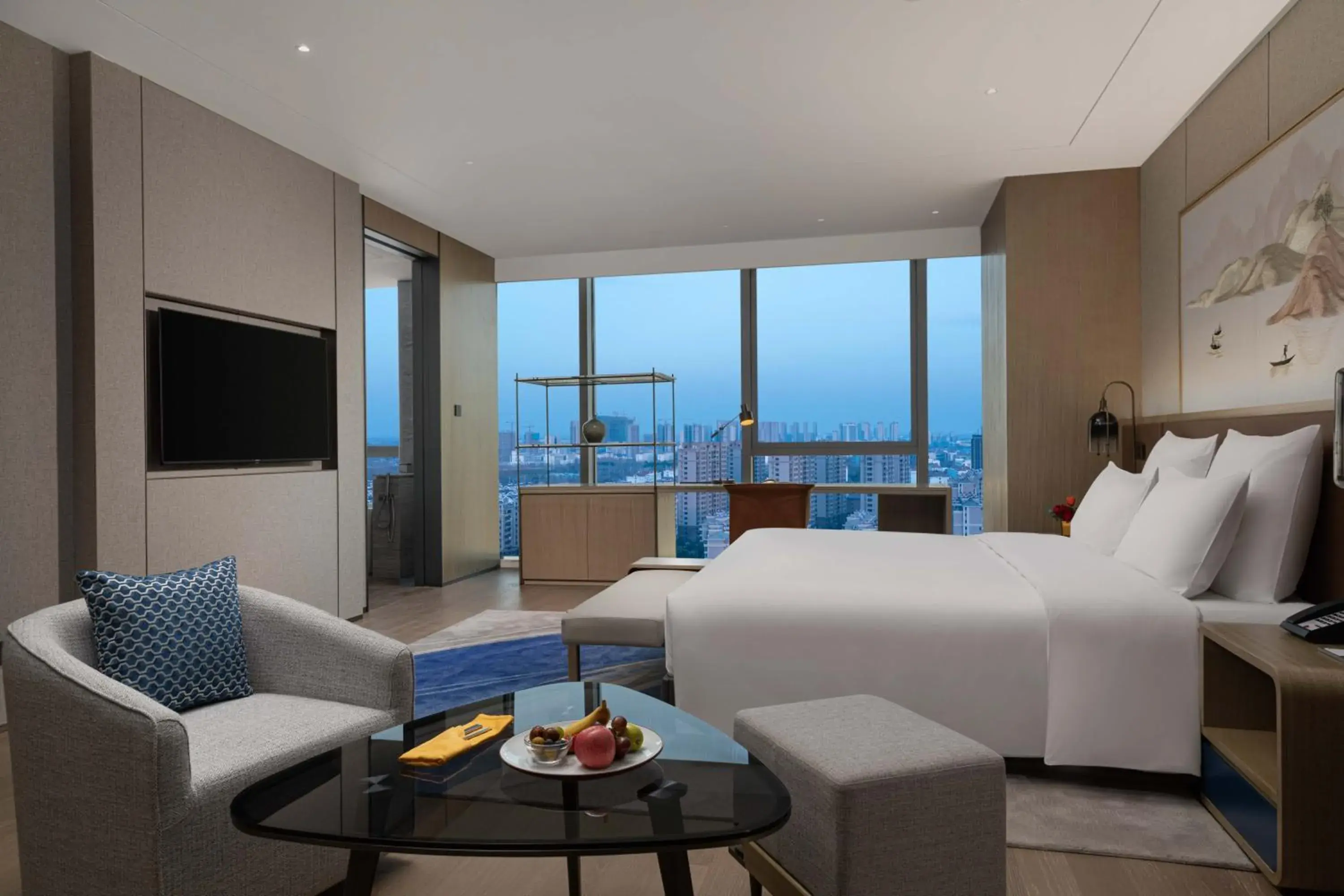 Deluxe Executive King Room with Lounge Access - High Floor in Pullman Huai'an Deluxe Executive King Room with Lounge Access - High Floor in Pullman Huai'an