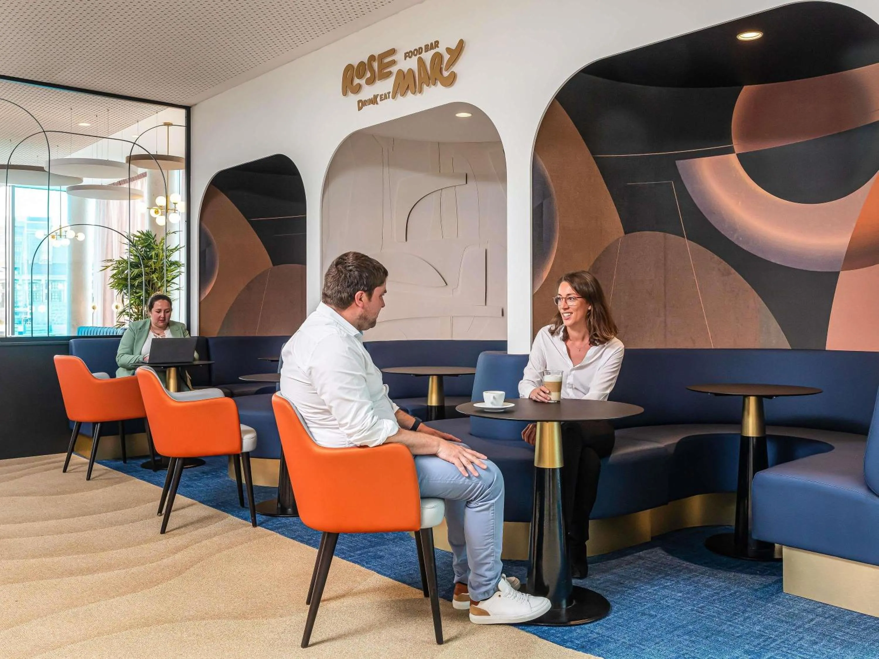 Lounge or bar in Mercure Dunkerque Centre Gare