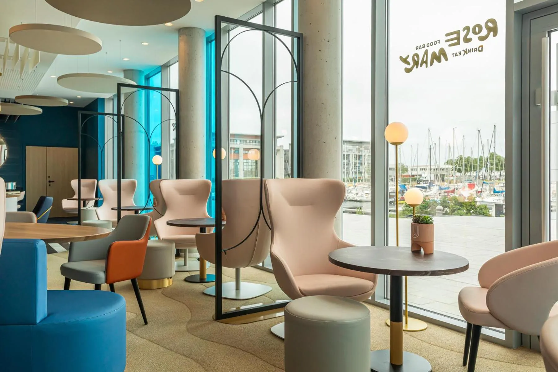 Restaurant/places to eat in Mercure Dunkerque Centre Gare