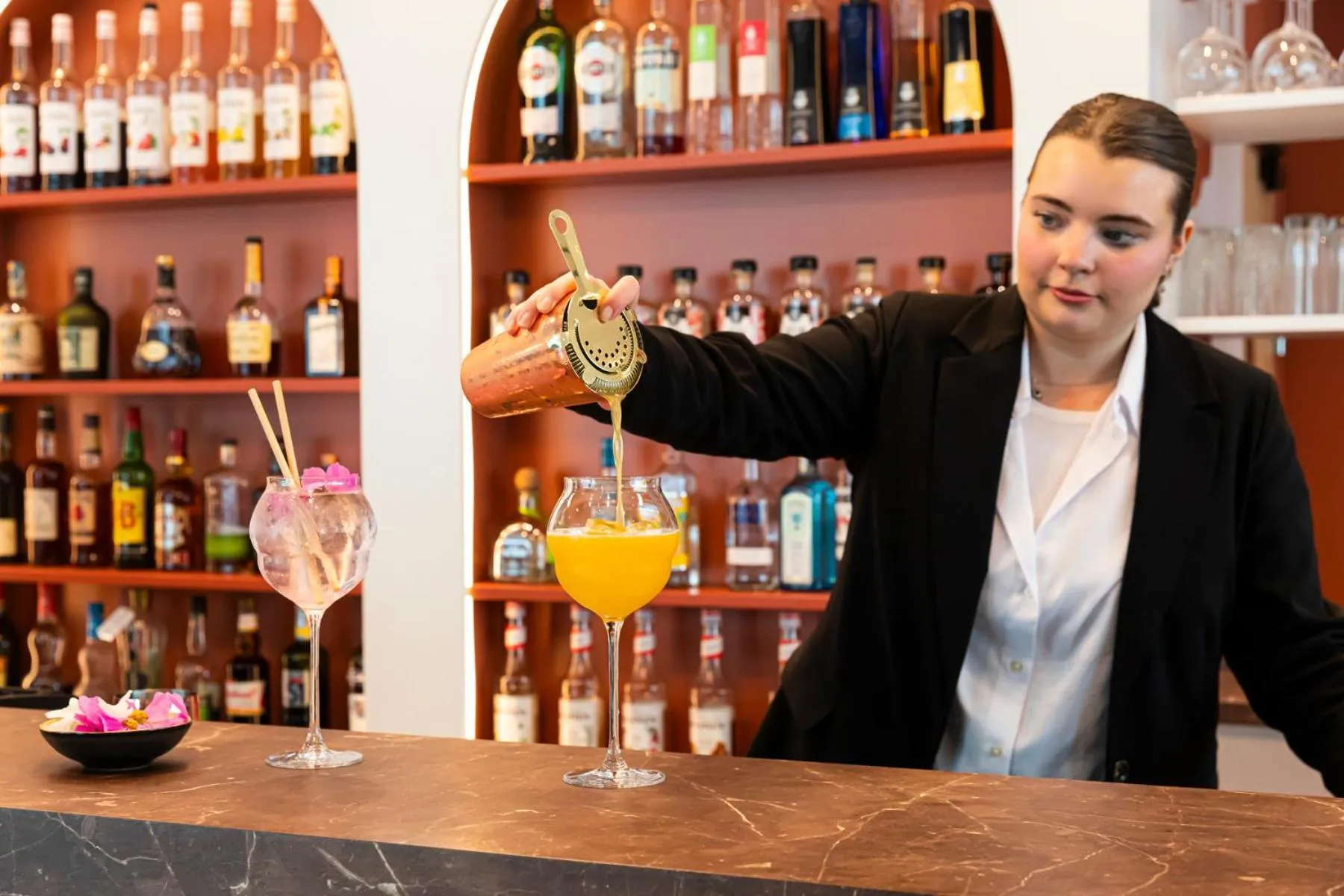 Lounge or bar in Mercure Dunkerque Centre Gare