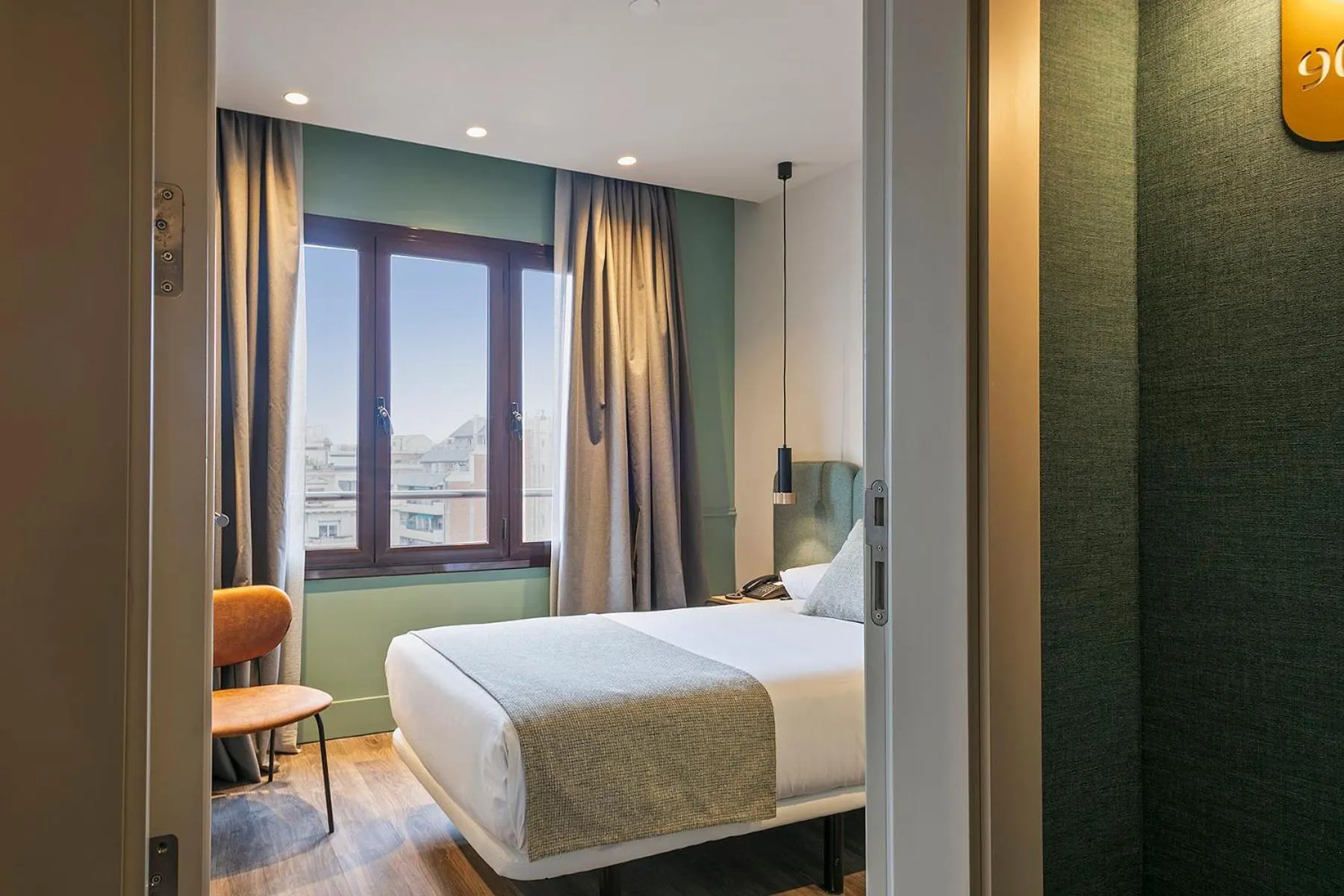 Bed in Hotel Via Augusta