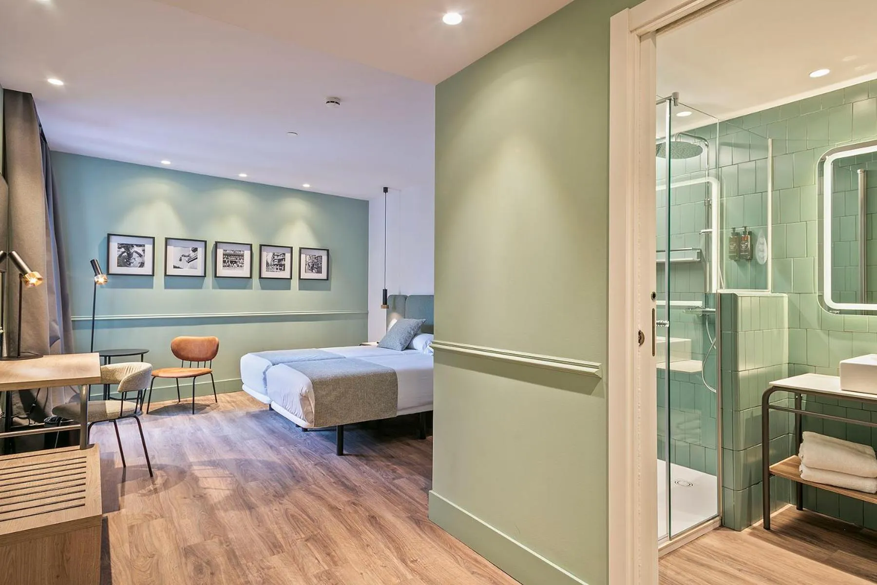 Bed in Hotel Via Augusta