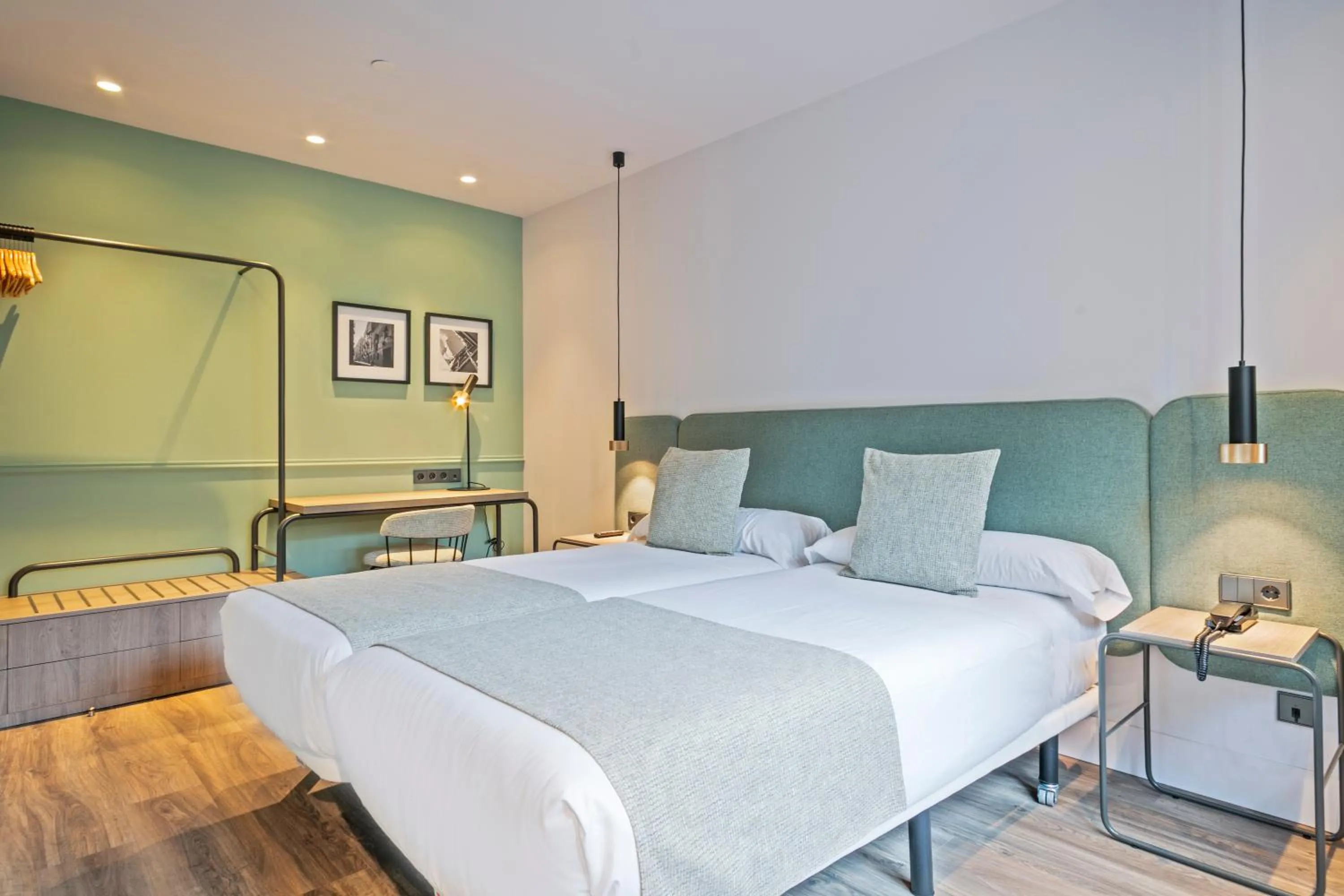 Bed in Hotel Via Augusta