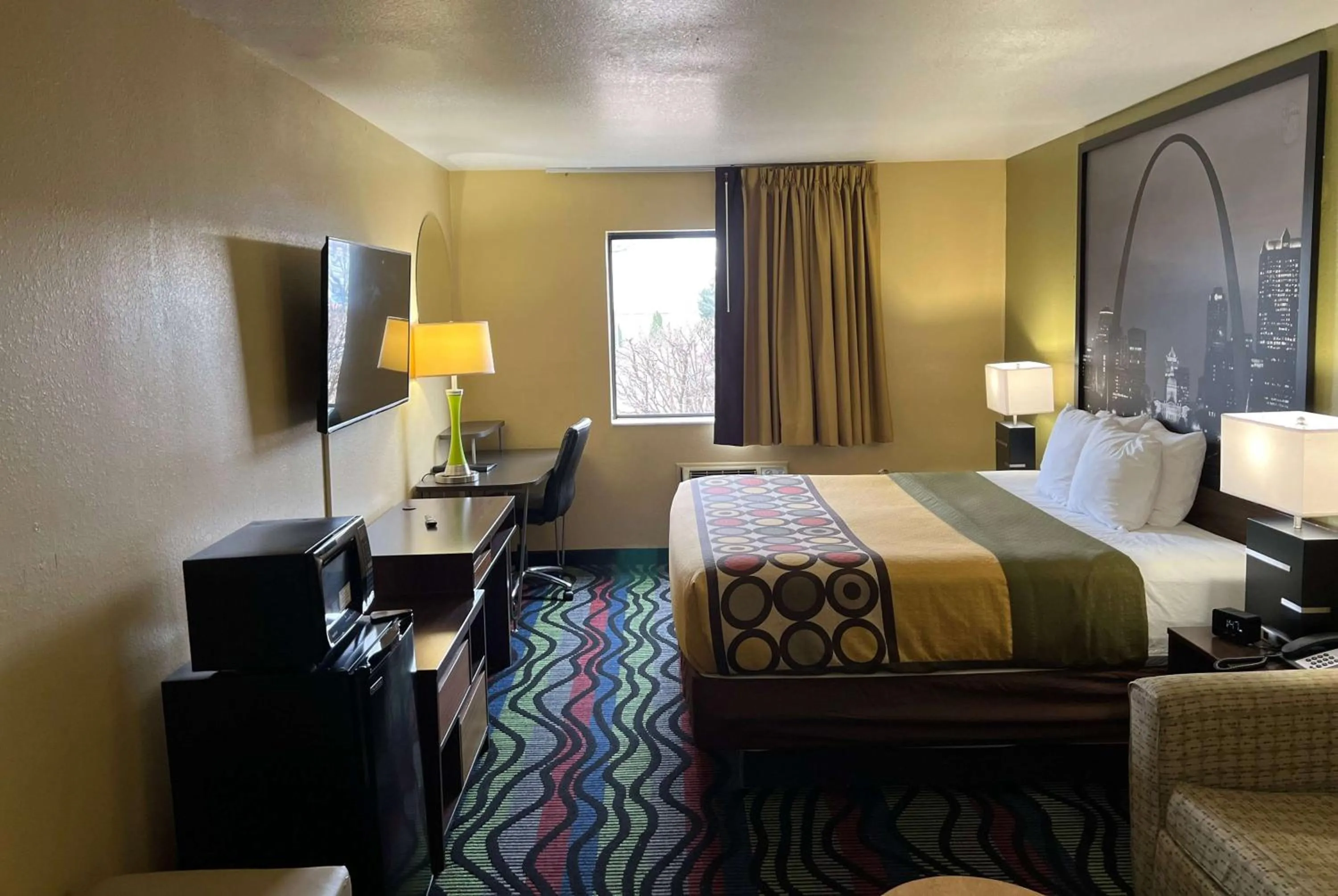 Photo of the whole room, Bed in Super 8 by Wyndham Farmington