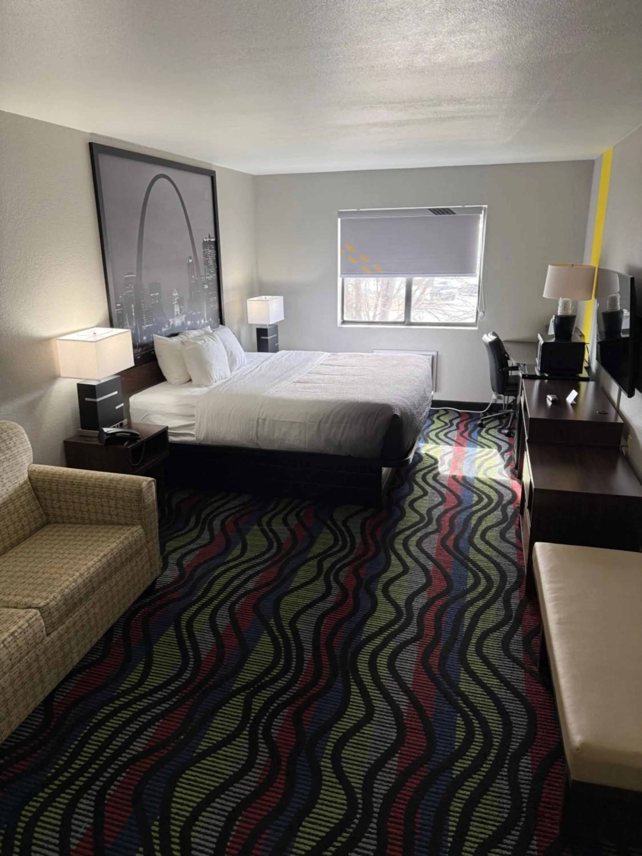 Bedroom, Bed in Super 8 by Wyndham Farmington