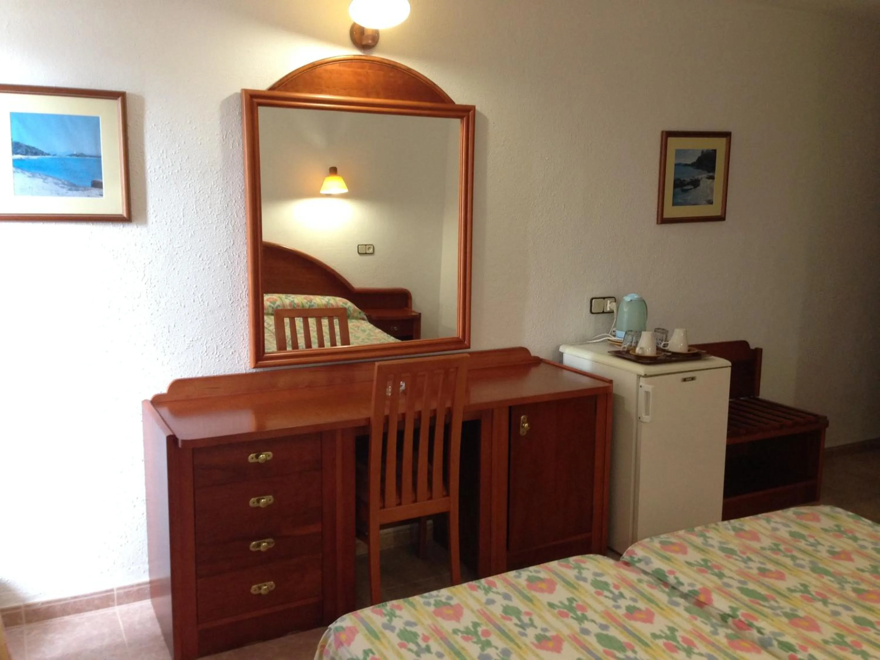 Photo of the whole room, Bed in Hostal de la Caravel-la