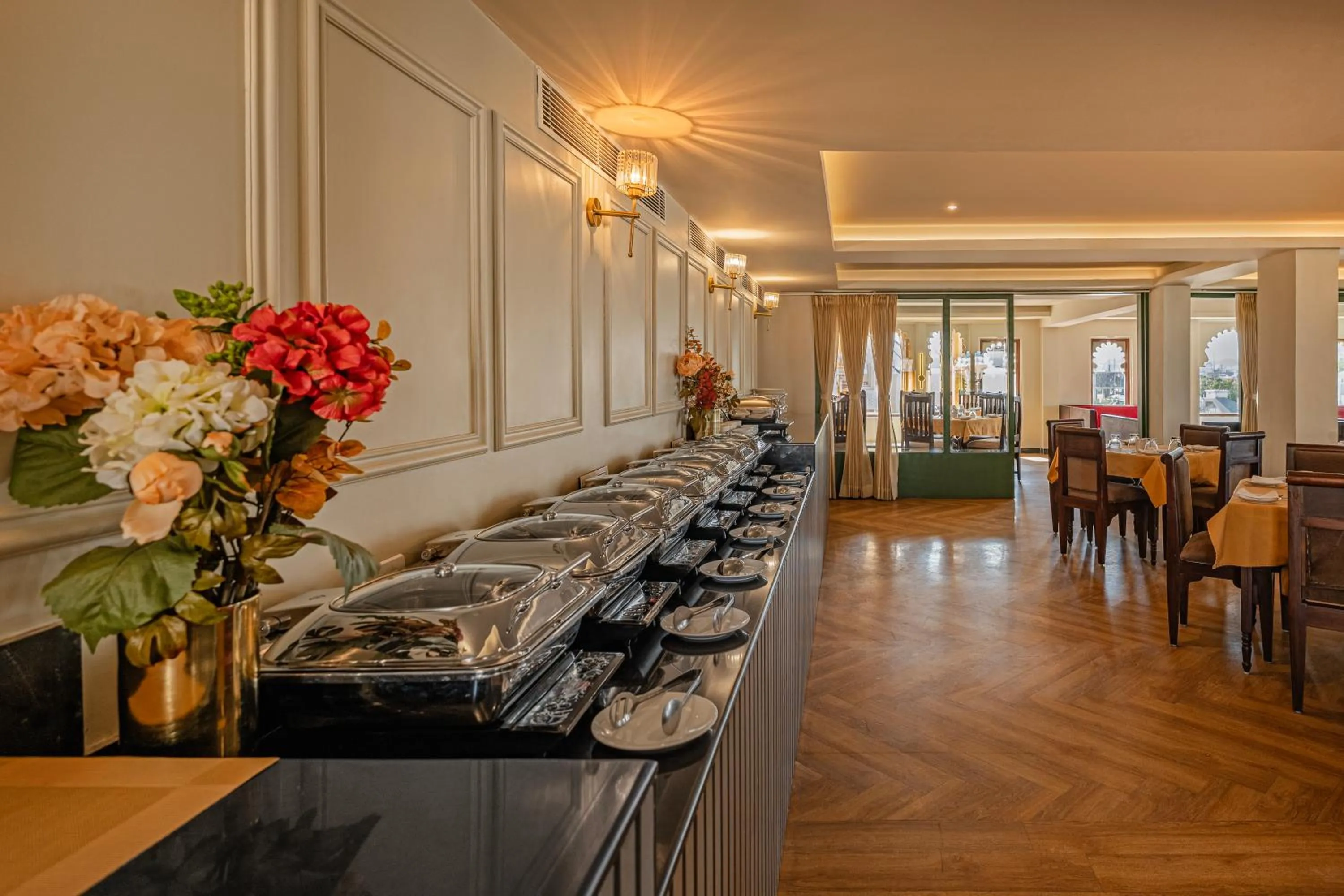 Restaurant/places to eat in Sterling Jaisinghgarh Udaipur