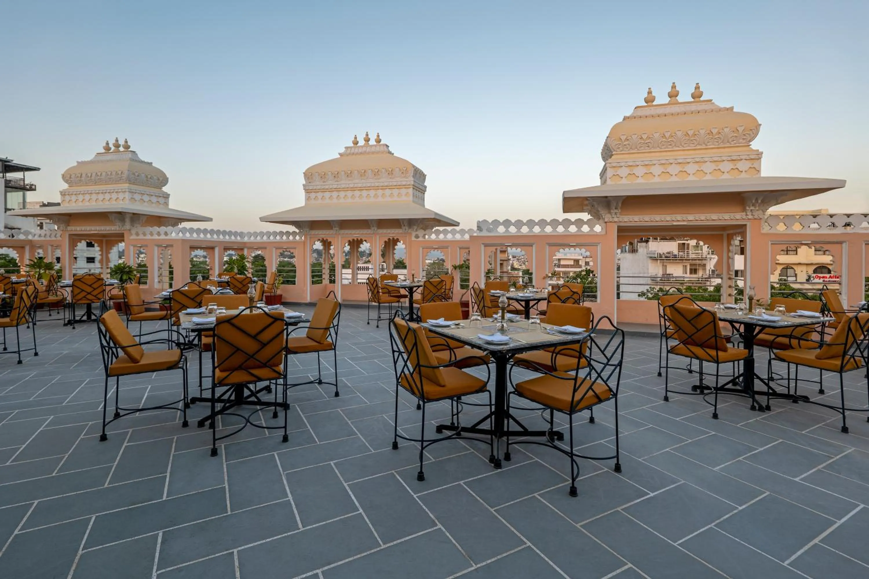 Restaurant/places to eat in Sterling Jaisinghgarh Udaipur