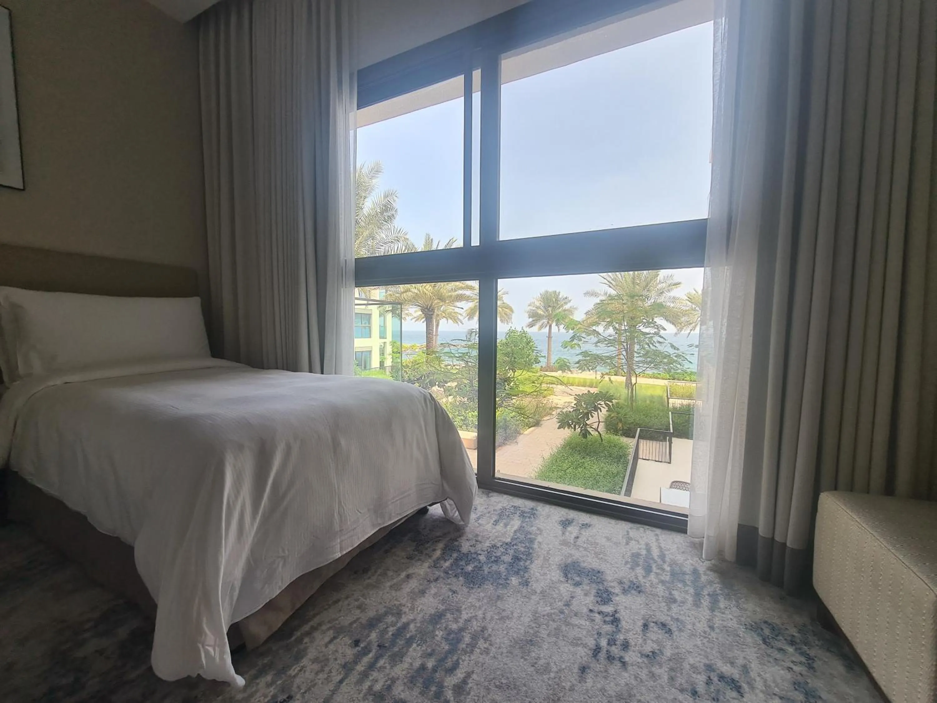 Bed in Luxury sea view Apartment In Address Hotel Fujairah
