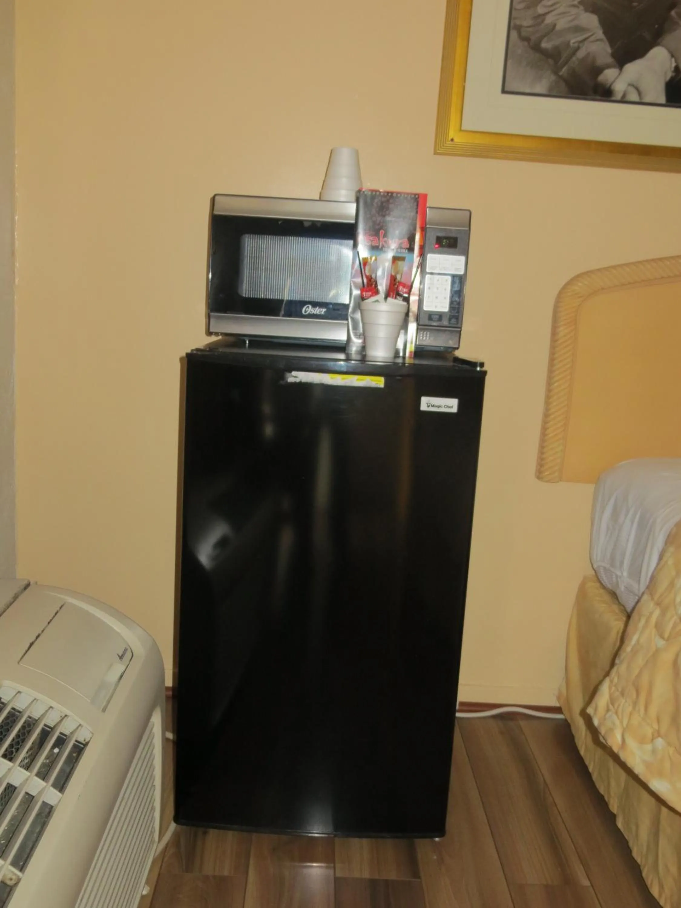 Decorative detail, Bed in El Trovatore Motel