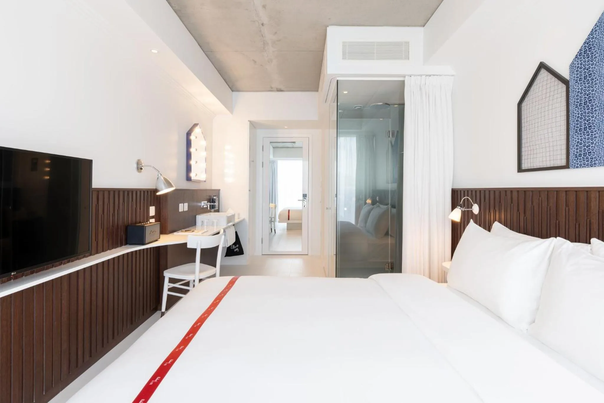 Photo of the whole room, Bed in Ruby Zoe Hotel London