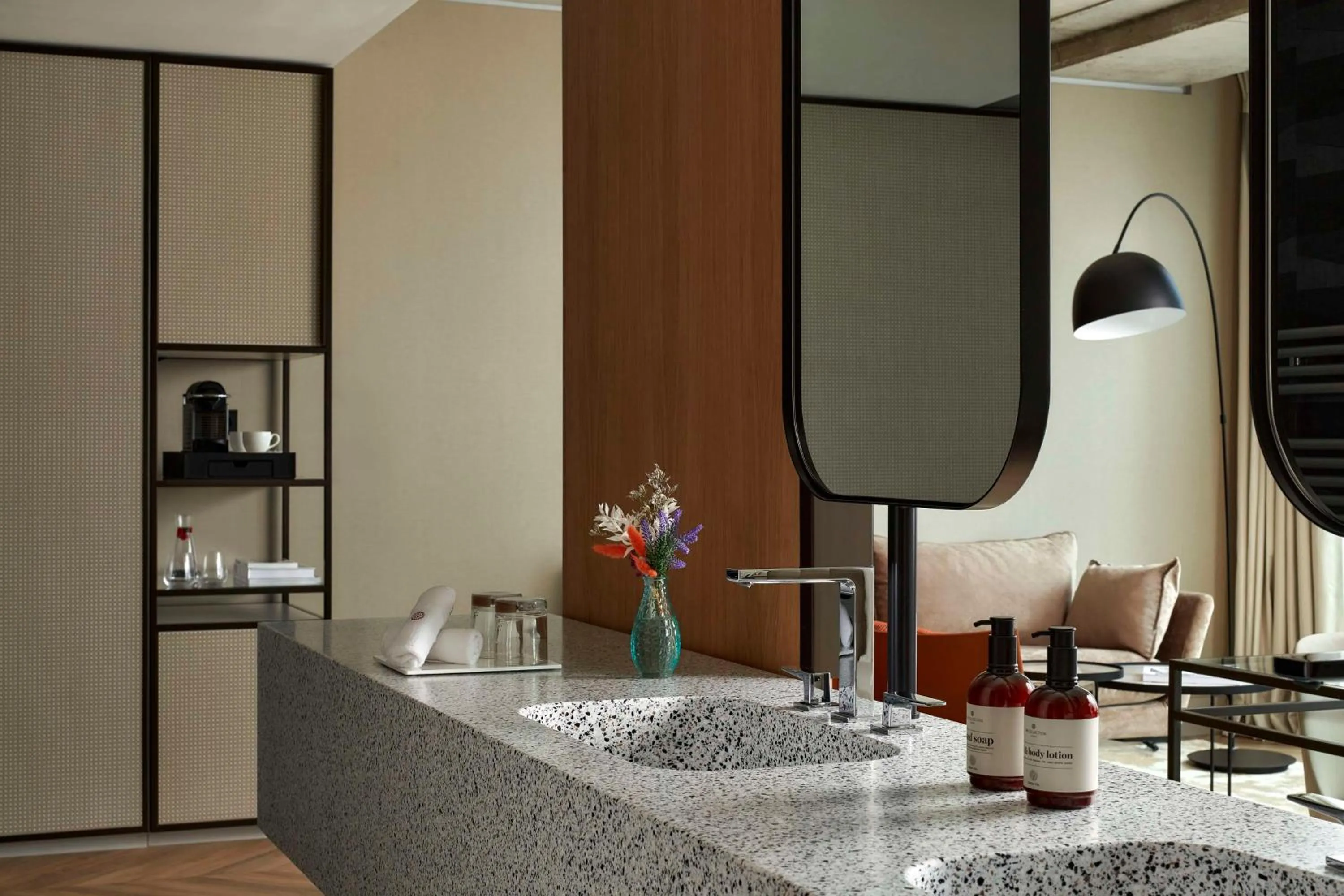 Bathroom in NH Collection Frankfurt Spin Tower