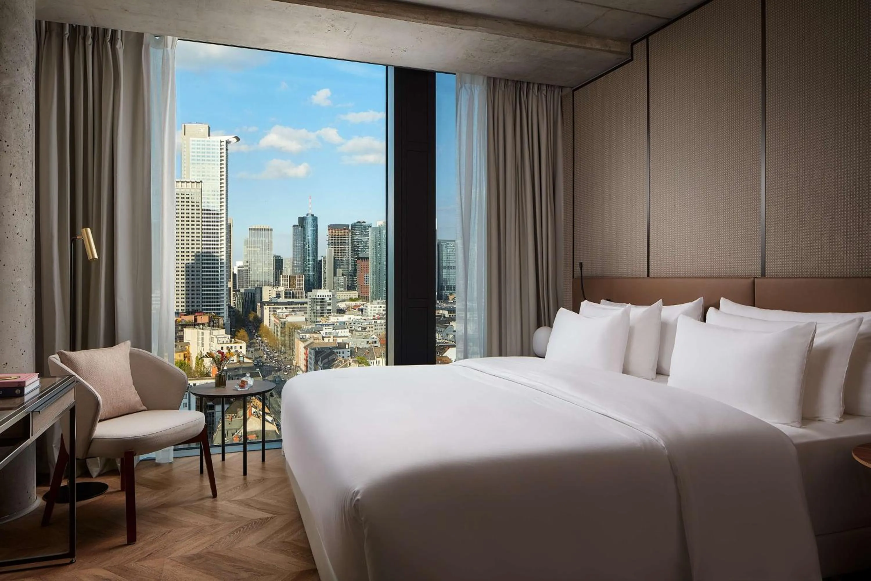 Bedroom, Bed in NH Collection Frankfurt Spin Tower