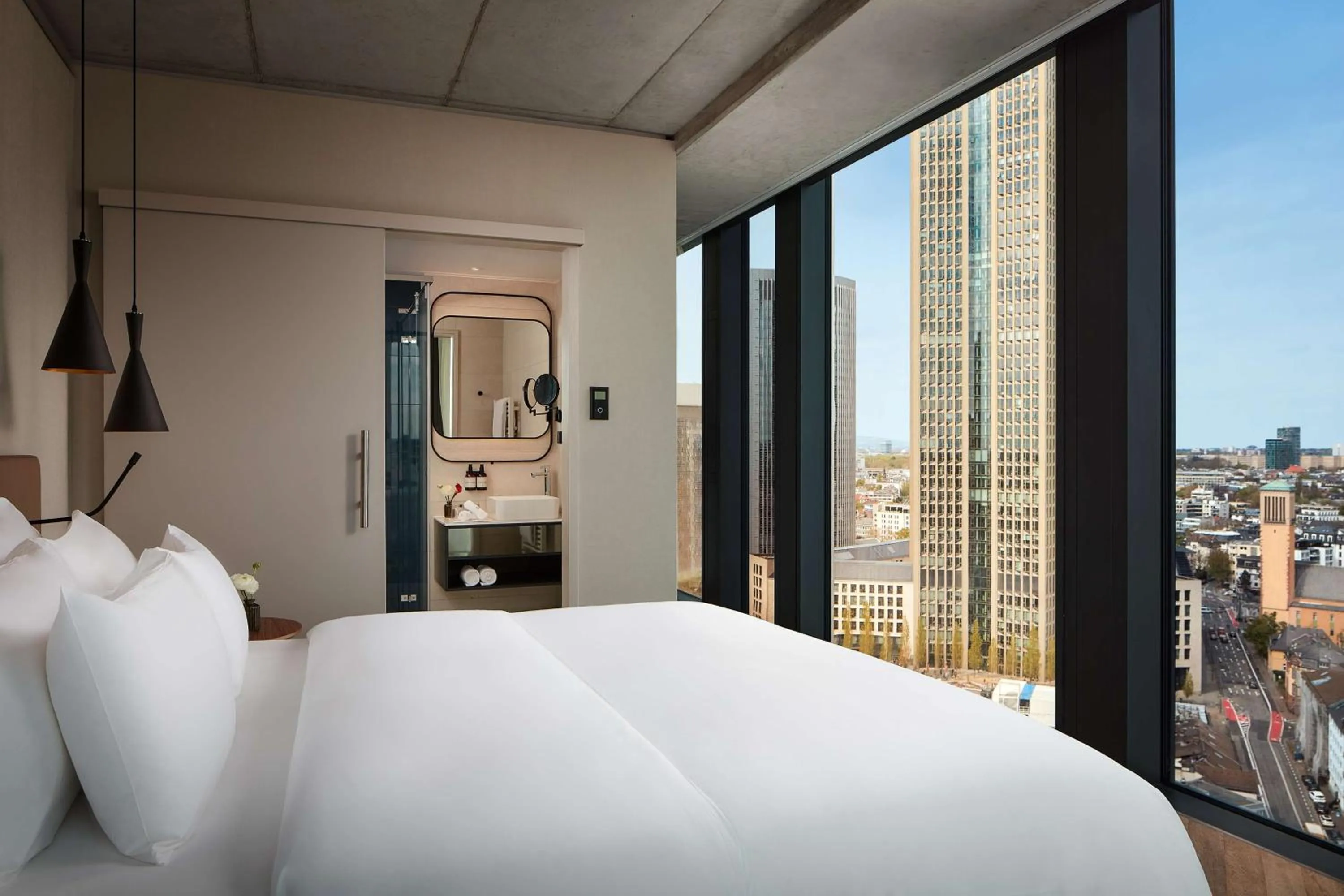 Bedroom, Bed in NH Collection Frankfurt Spin Tower