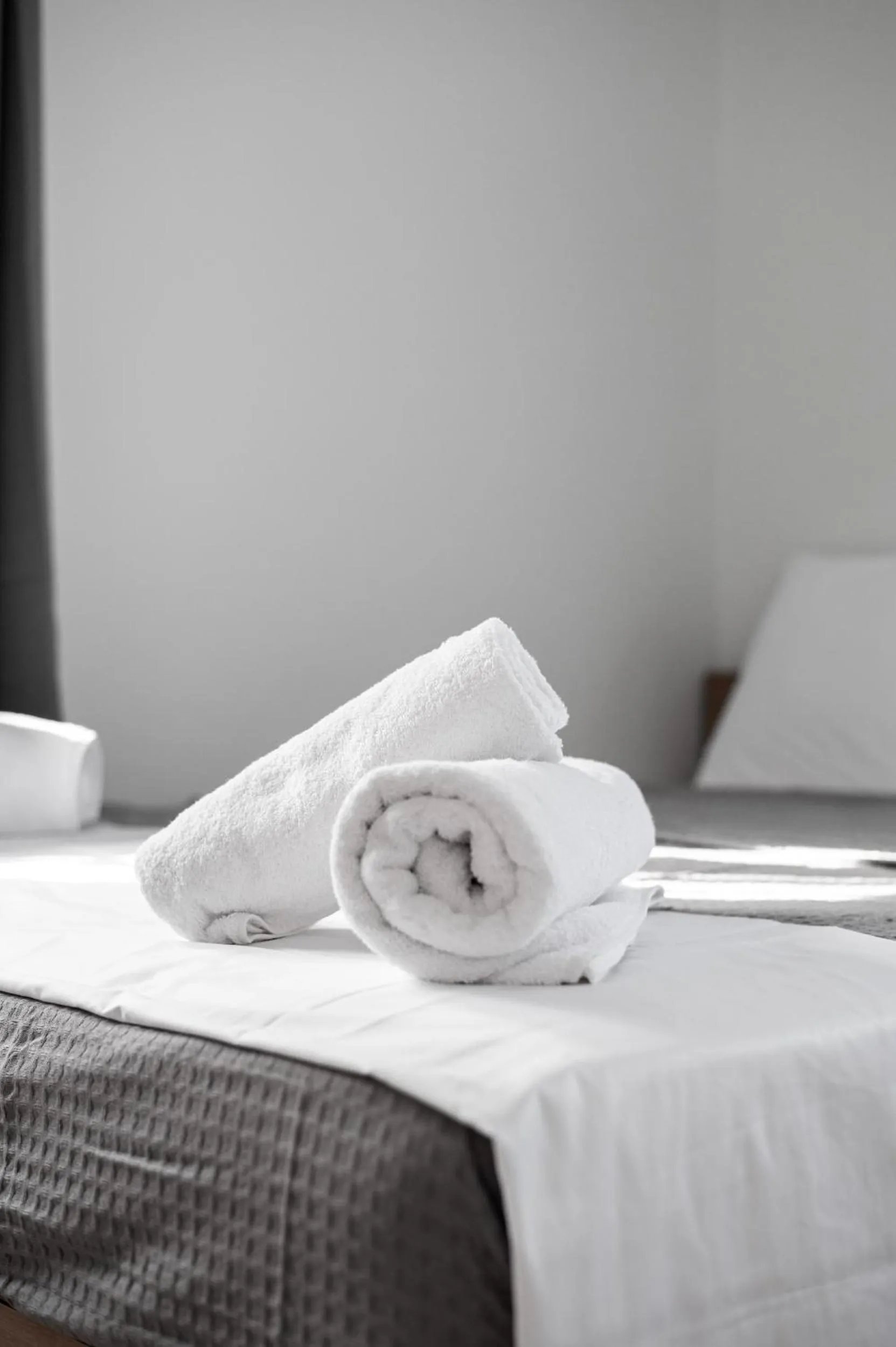 Bedroom, Bed in Blue Riviera villas & suites - Alimos 2