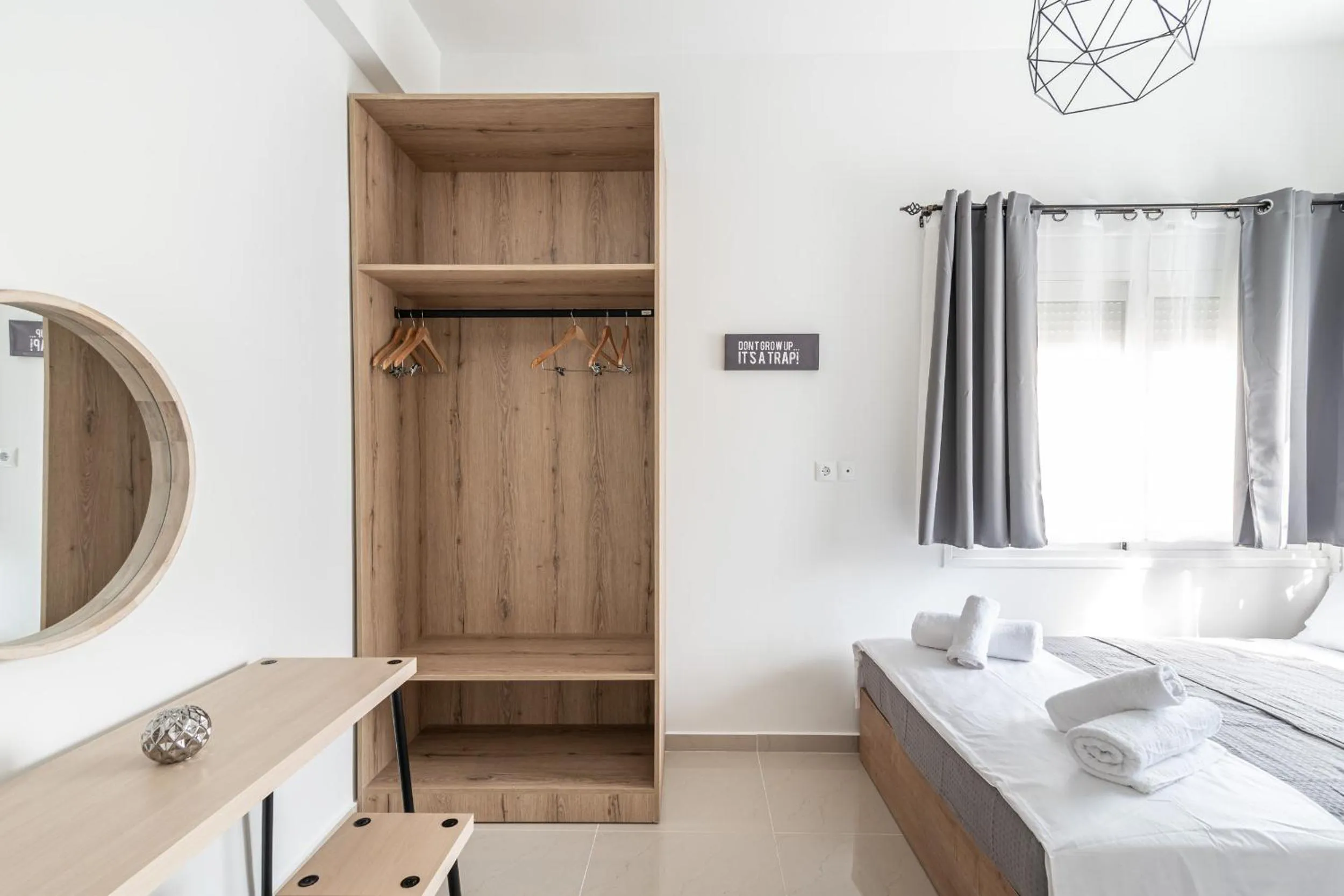 Photo of the whole room, Bed in Blue Riviera villas & suites - Alimos 2