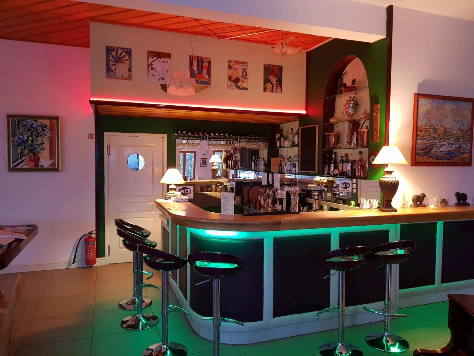 Lounge or bar in Lagou Raxi Country Hotel