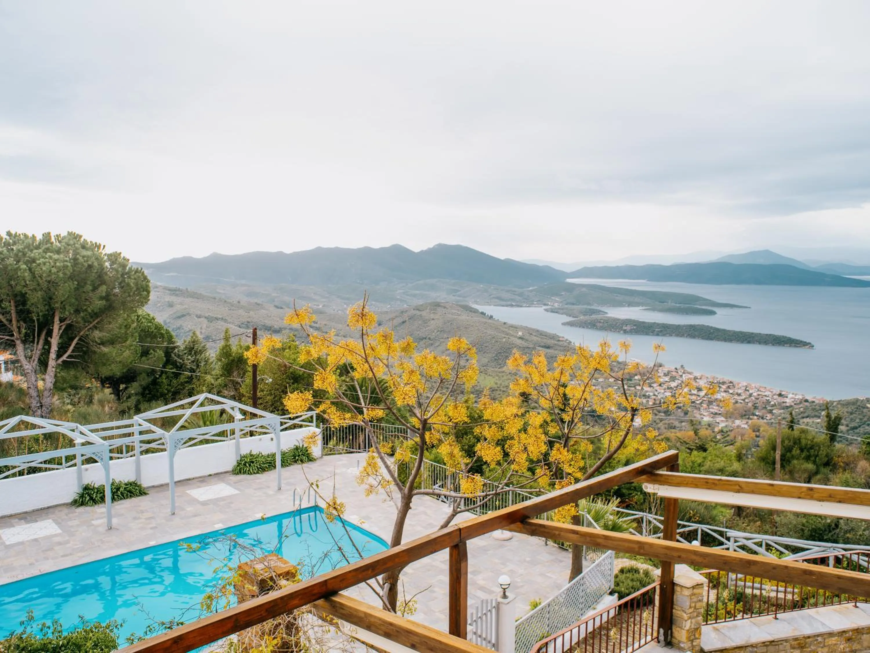 Lagou Raxi Country Hotel