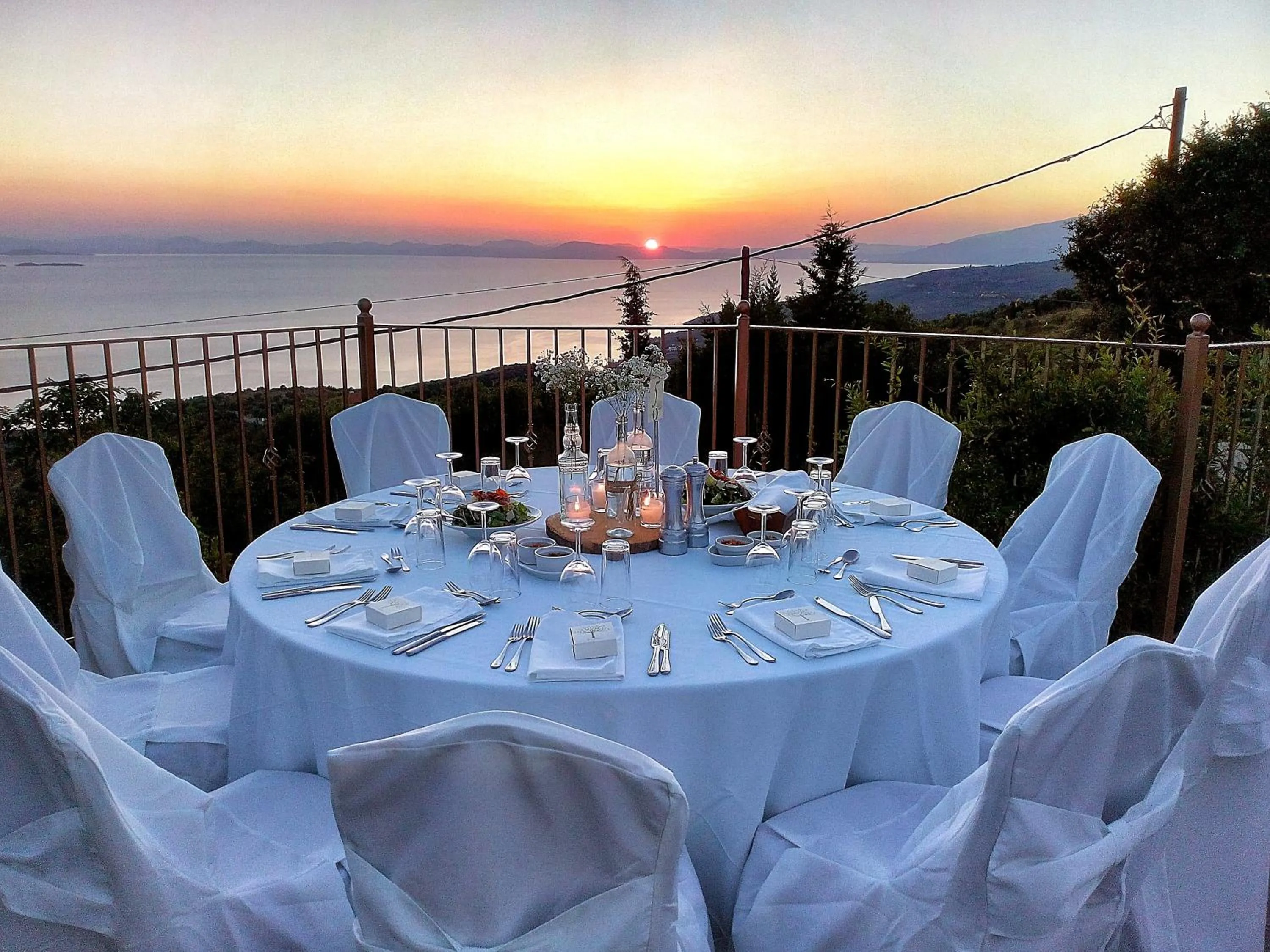 Restaurant/places to eat in Lagou Raxi Country Hotel