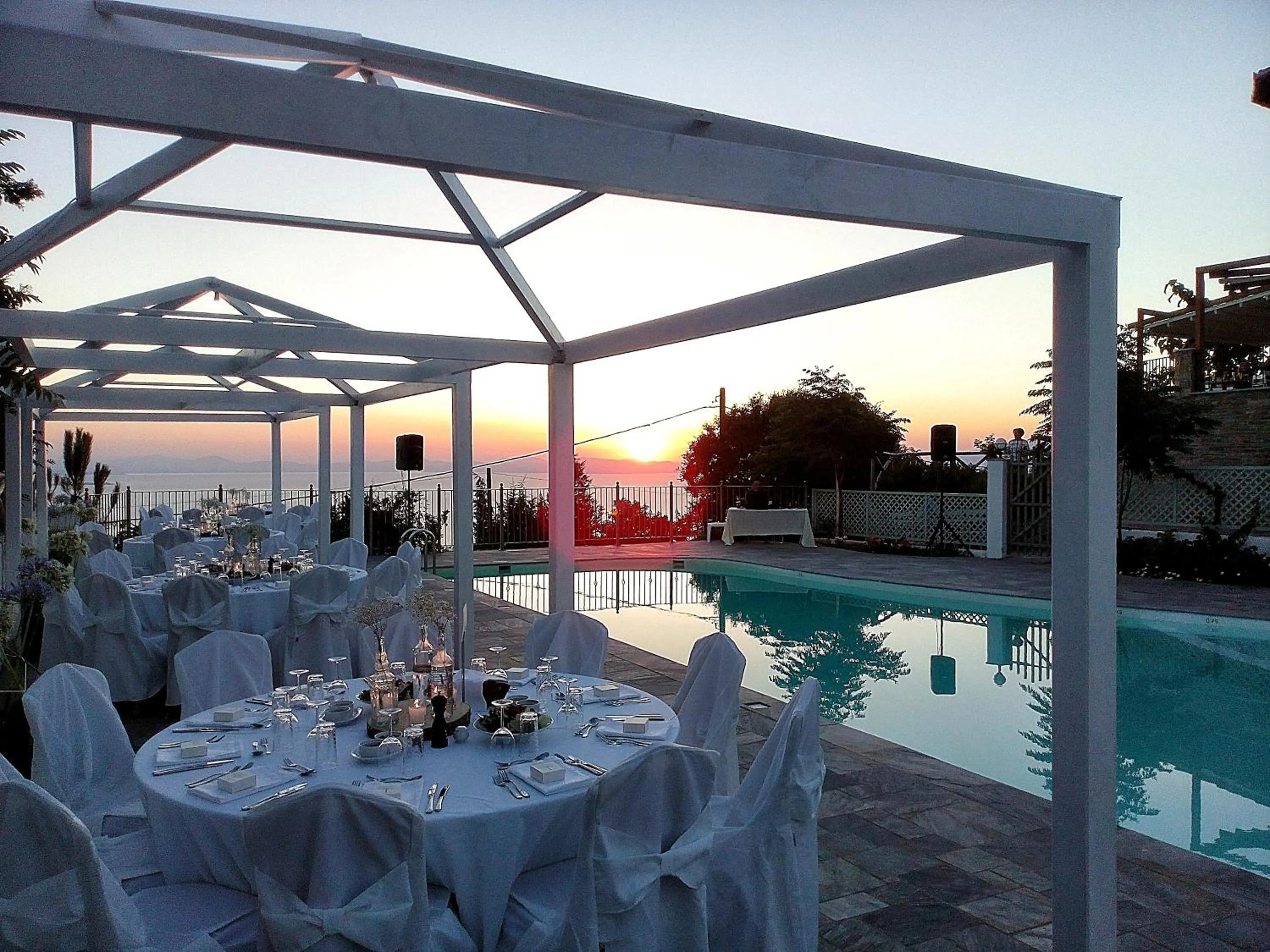 Restaurant/places to eat in Lagou Raxi Country Hotel