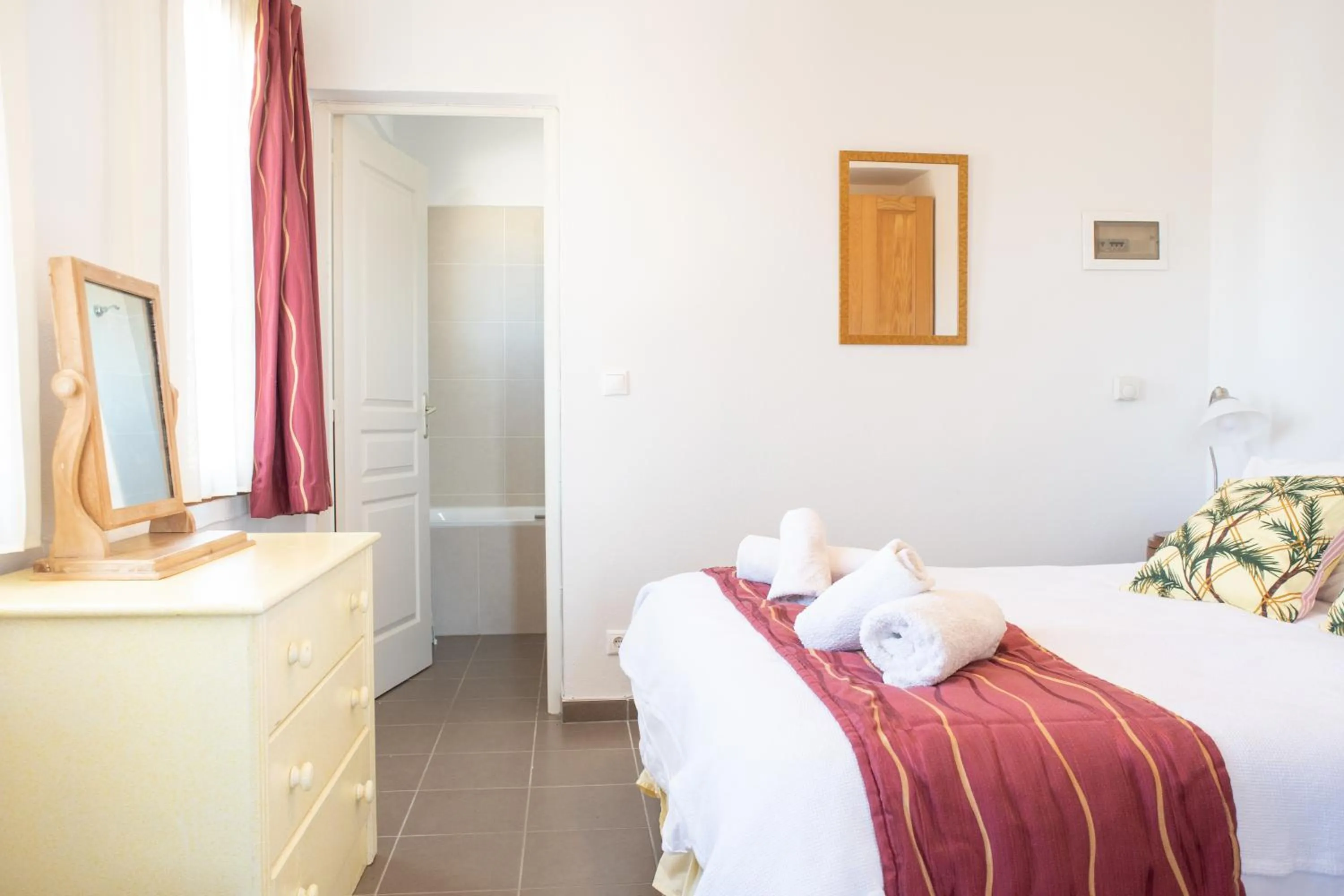 Bed in Lagou Raxi Country Hotel