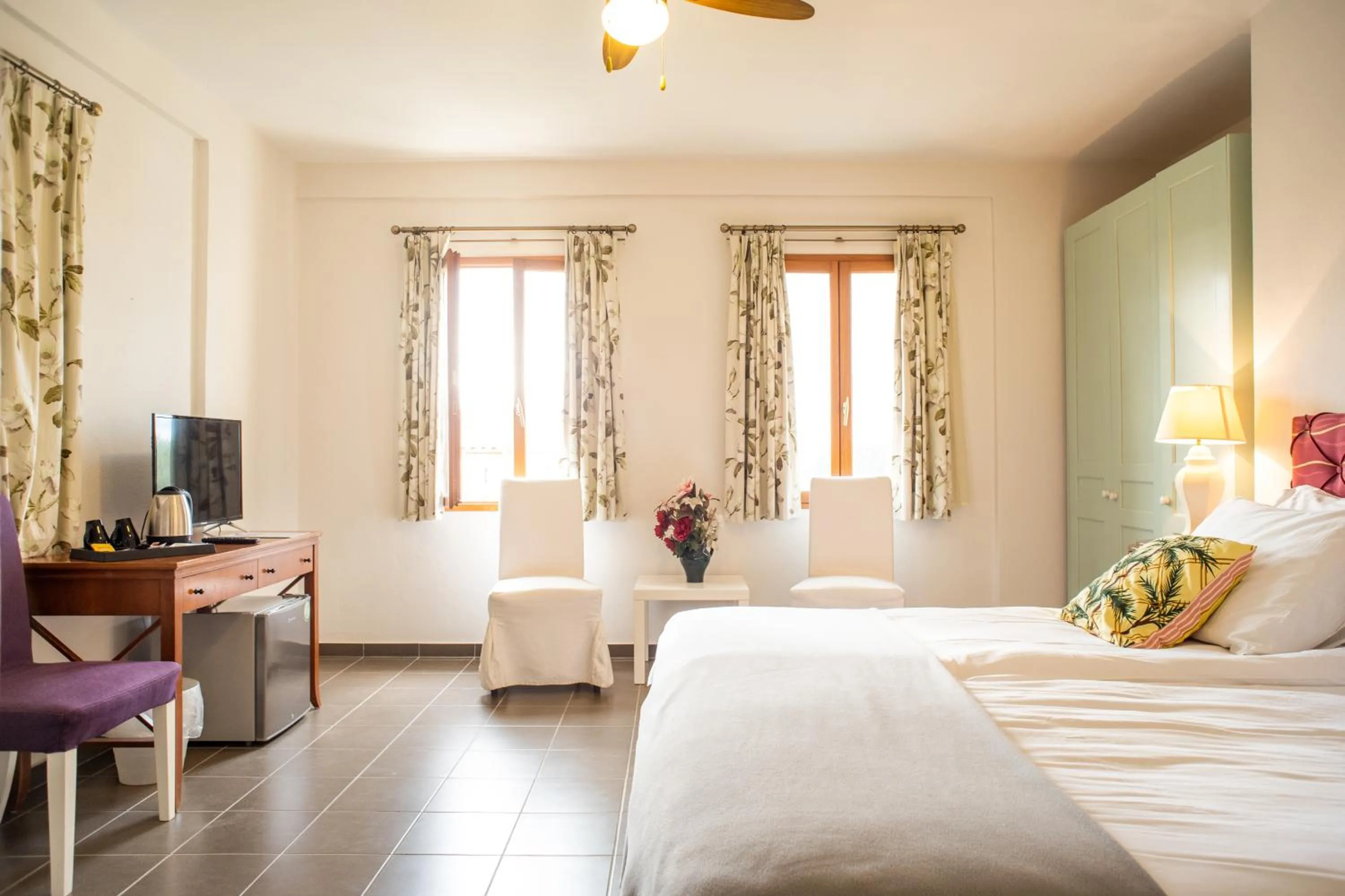 Photo of the whole room, Bed in Lagou Raxi Country Hotel