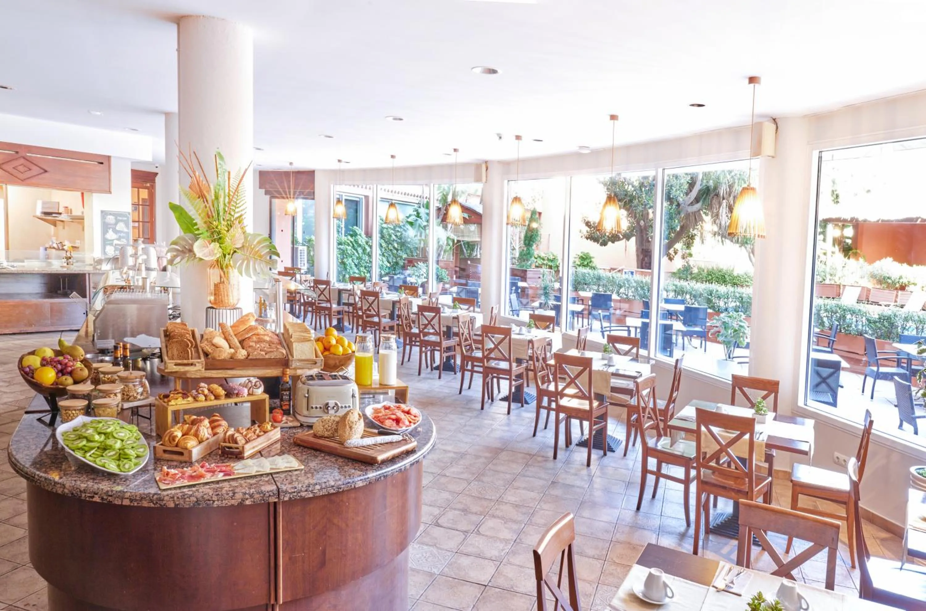 Buffet breakfast in Sunway Playa Golf & Spa Sitges