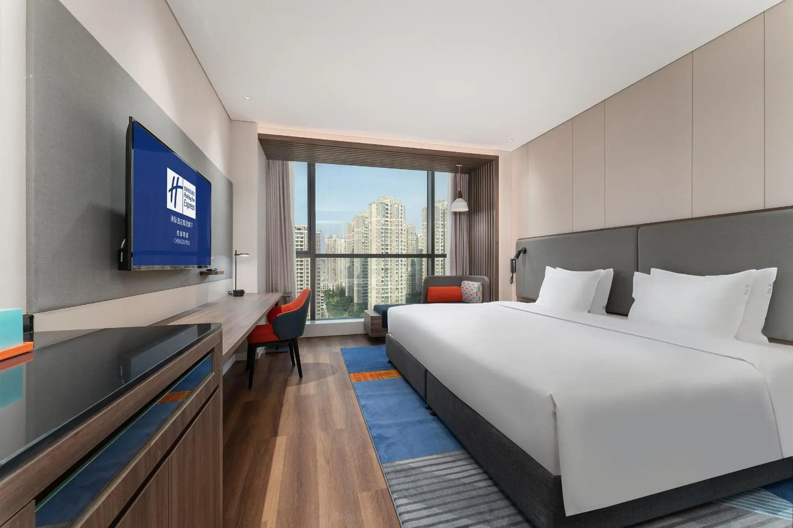 Standard King Room with City View in Holiday Inn Express Chengdu Pidu by IHG Standard King Room with City View in Holiday Inn Express Chengdu Pidu by IHG