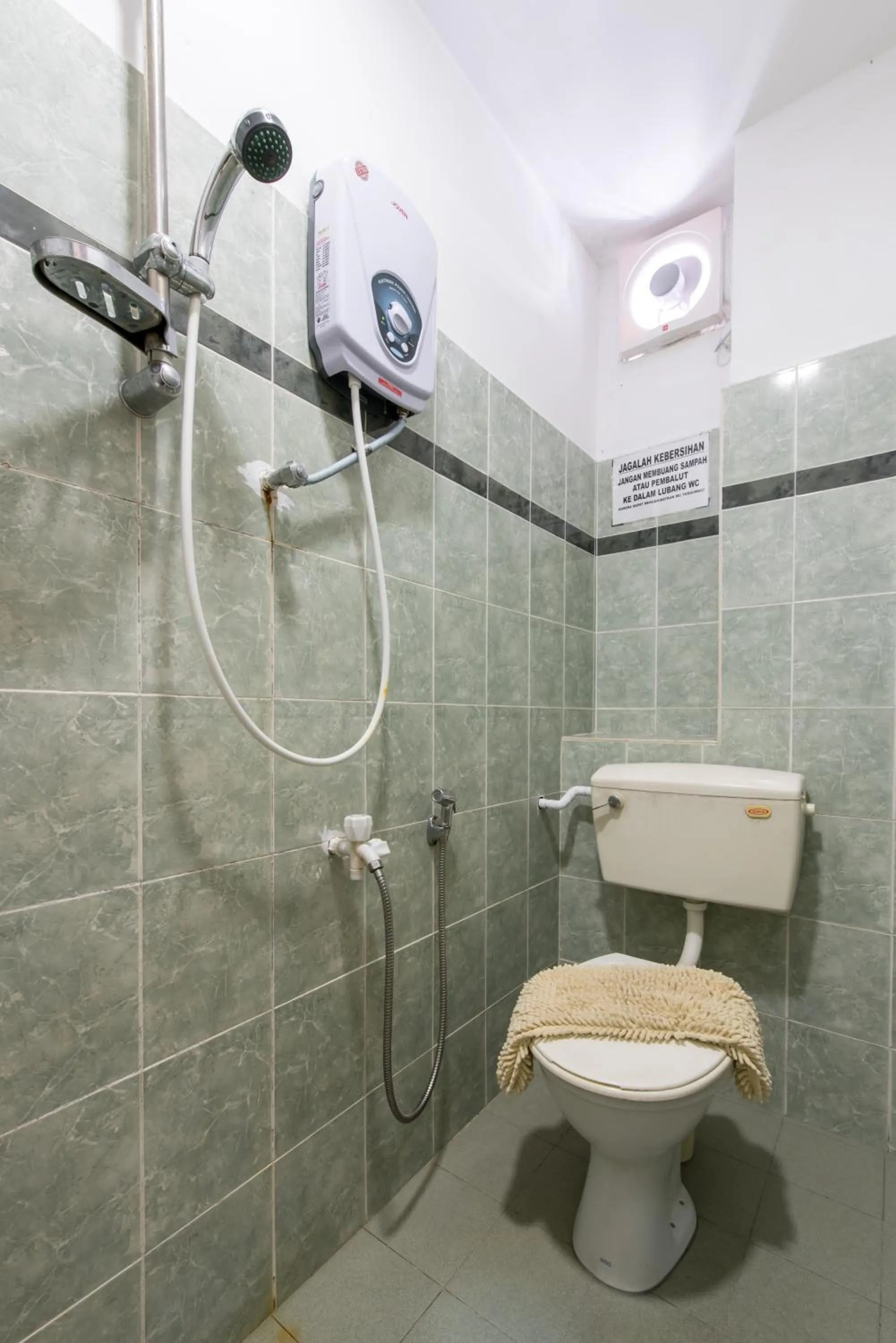 Bathroom in Hollitel Hotel Melaka