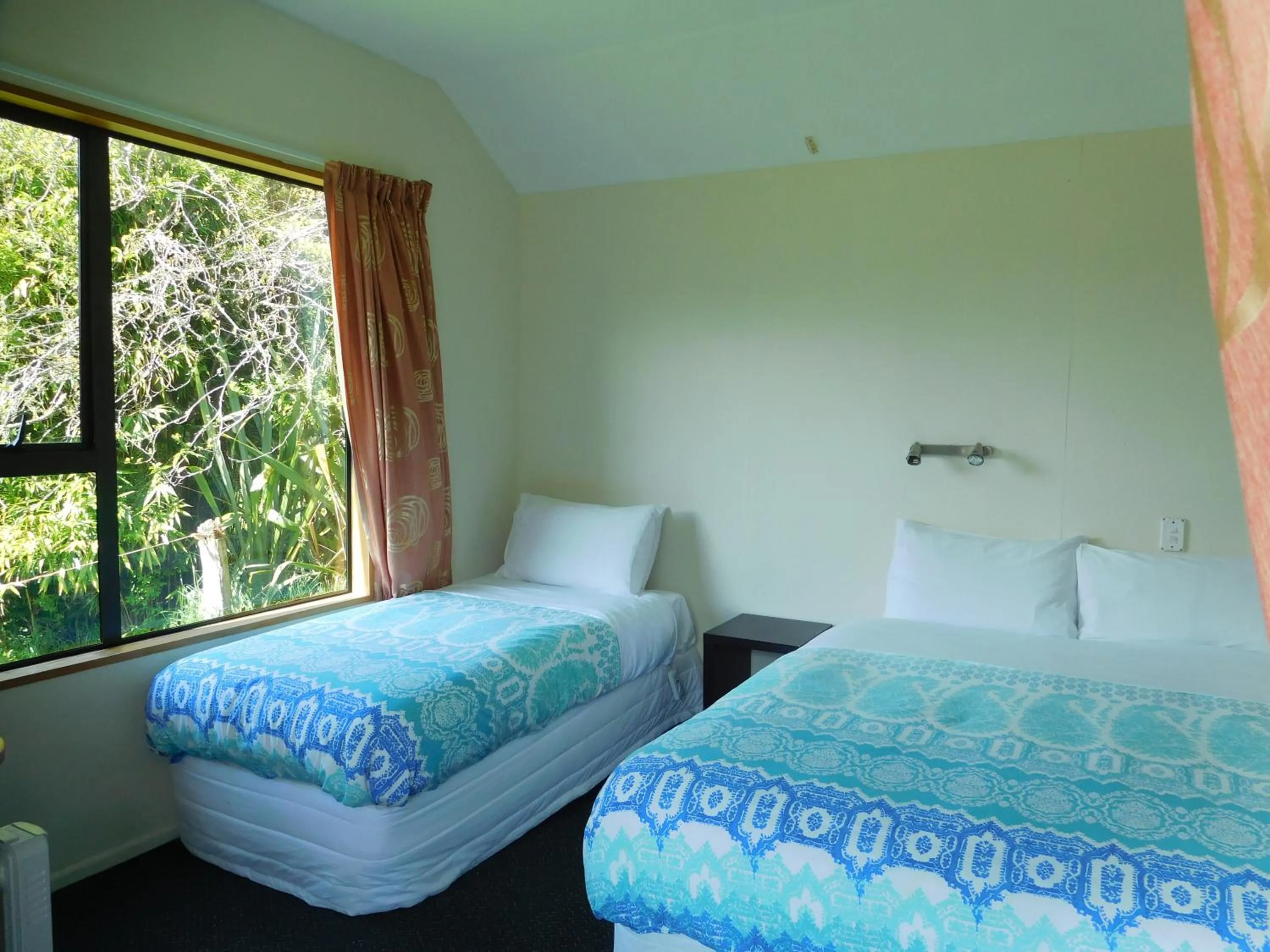 Bedroom, Bed in Mountainview Makarora Accommodation