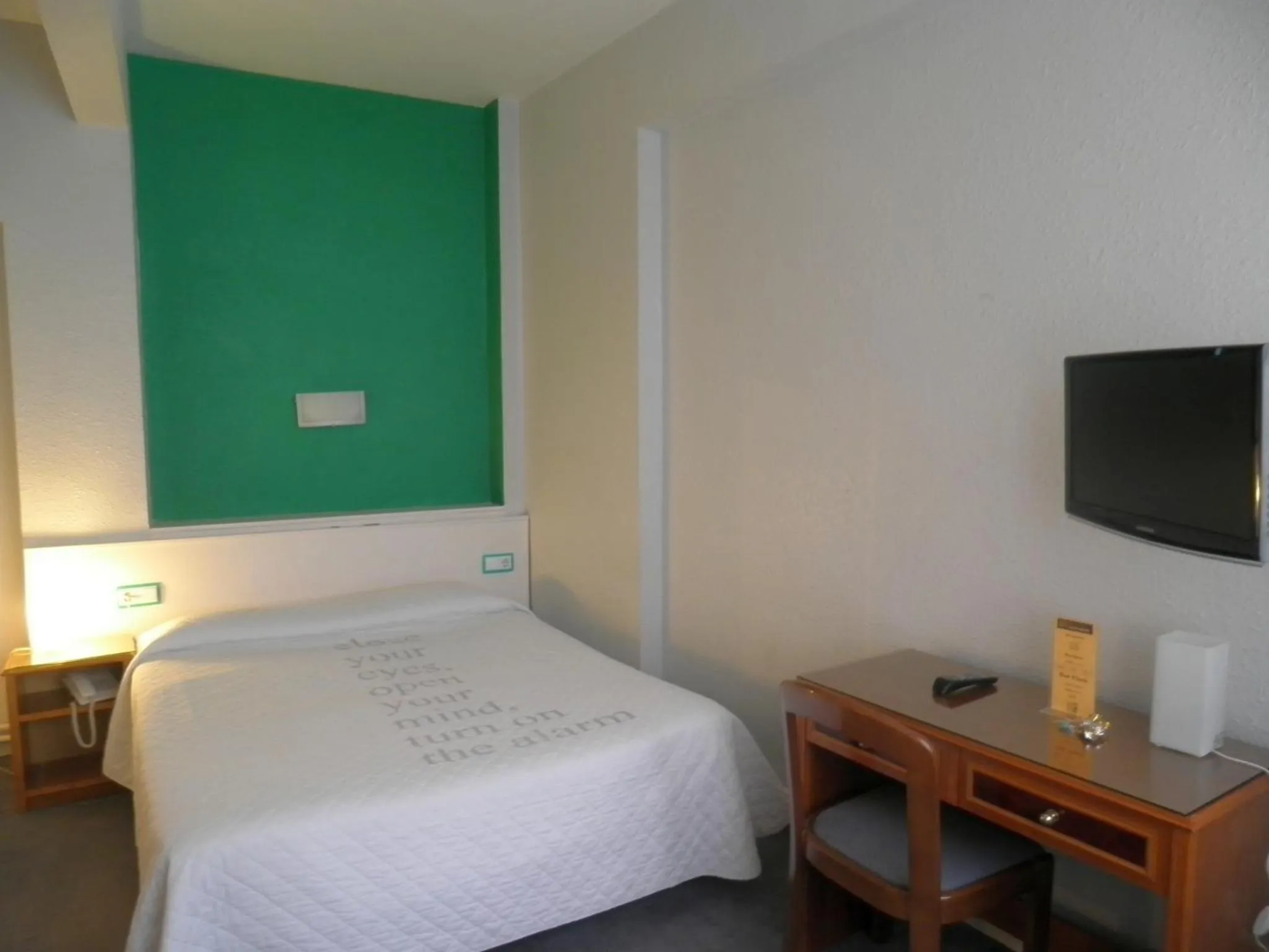 Photo of the whole room, Bed in Hotel Photo Zabalburu