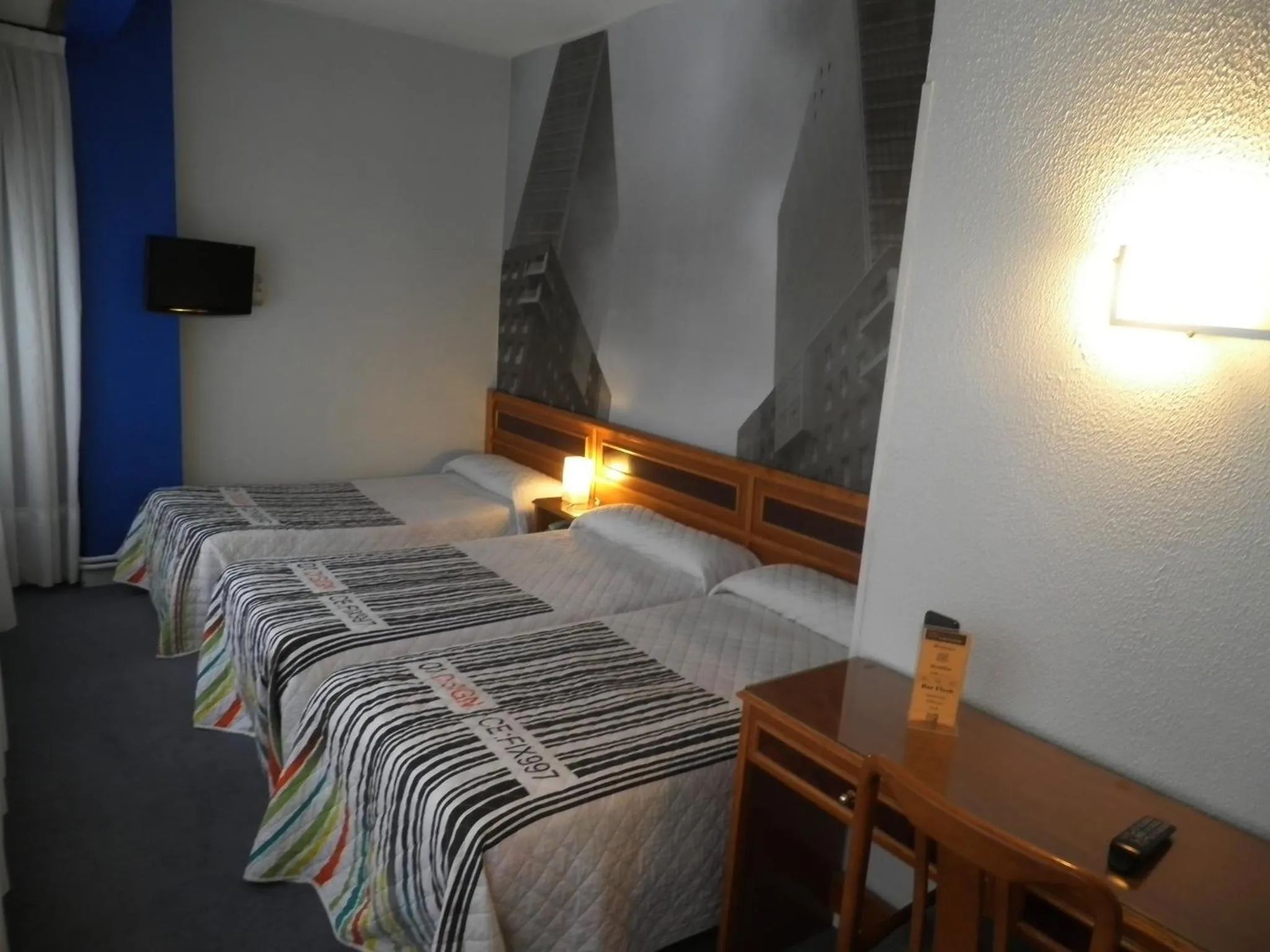 Photo of the whole room, Bed in Hotel Photo Zabalburu